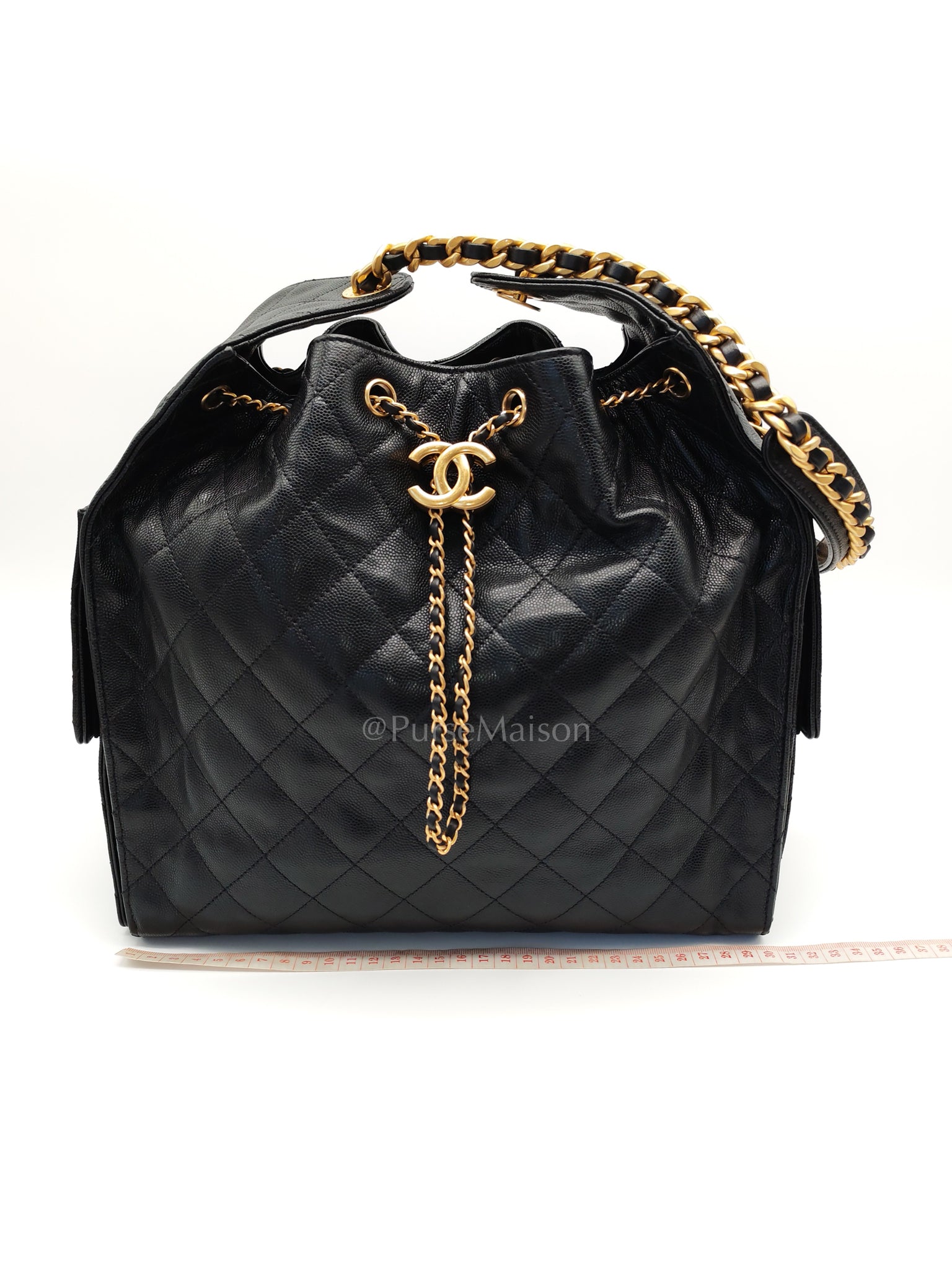 25 Medium in Black Caviar Leather and Aged Gold Hardware (Microchip) | Purse Maison Luxury Bags Shop