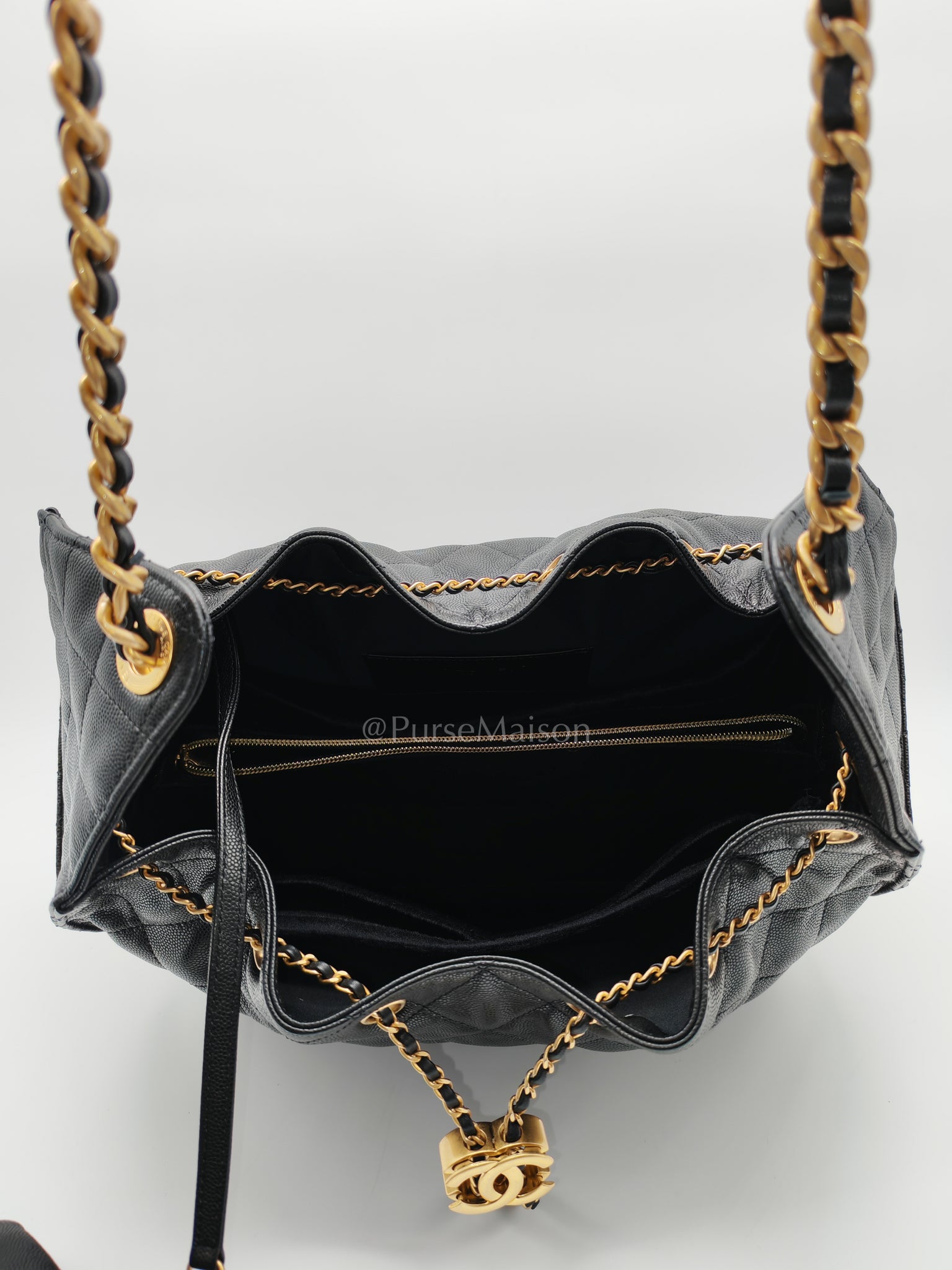 25 Medium in Black Caviar Leather and Aged Gold Hardware (Microchip) | Purse Maison Luxury Bags Shop