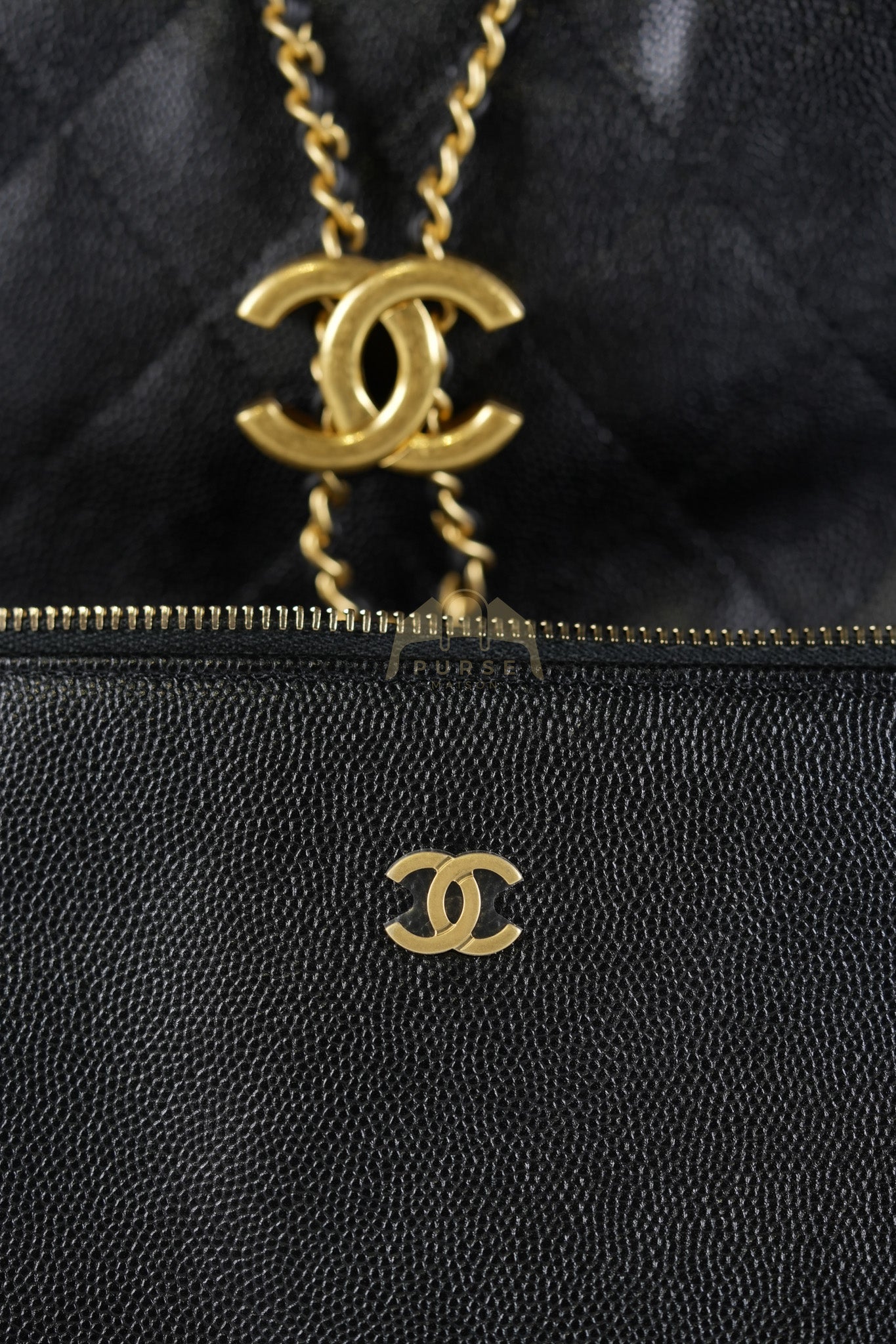 25 Medium in Black Caviar Leather and Aged Gold Hardware (Microchip) | Purse Maison Luxury Bags Shop