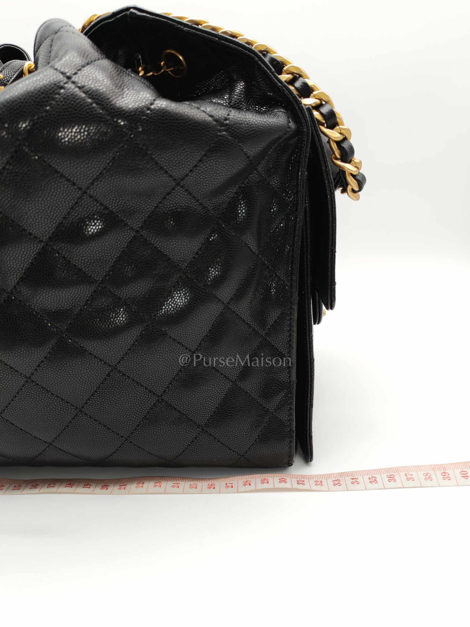 25 Medium in Black Caviar Leather and Aged Gold Hardware (Microchip) | Purse Maison Luxury Bags Shop