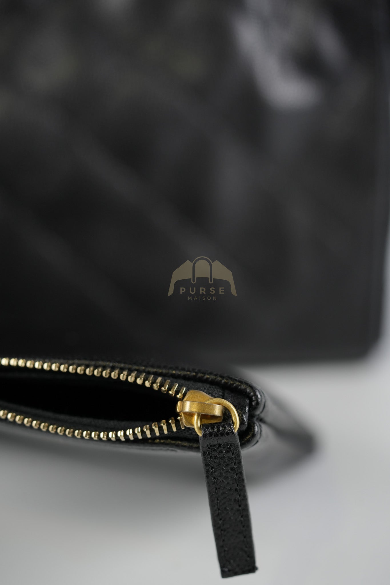 25 Medium in Black Caviar Leather and Aged Gold Hardware (Microchip) | Purse Maison Luxury Bags Shop