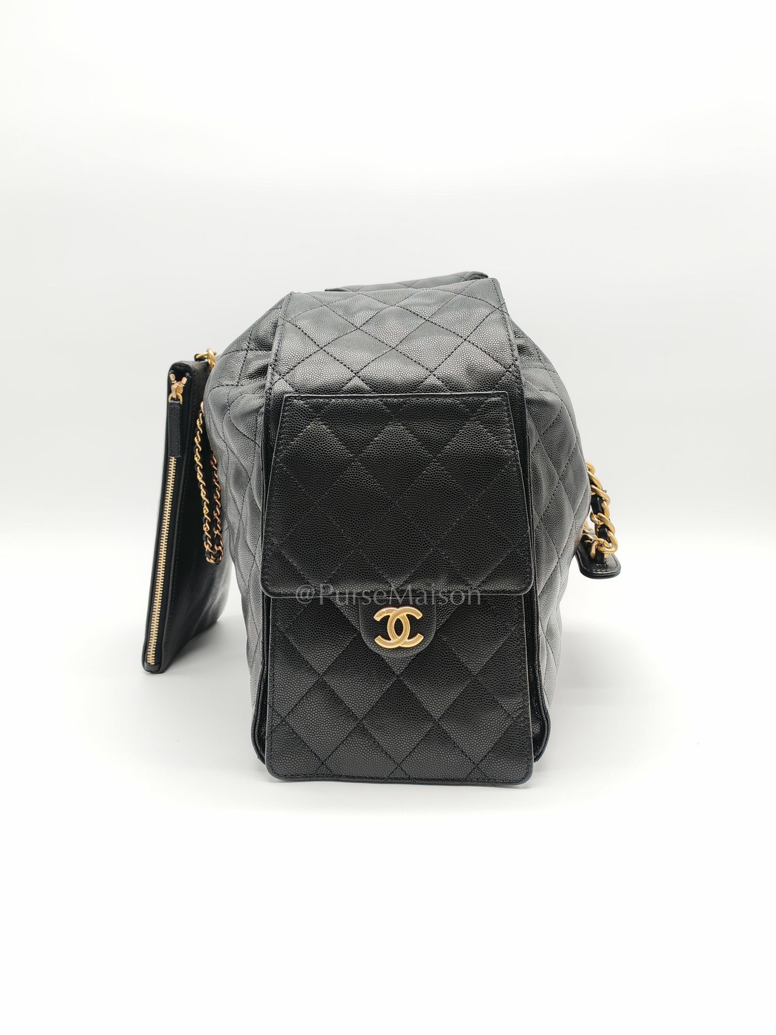 25 Medium in Black Caviar Leather and Aged Gold Hardware (Microchip) | Purse Maison Luxury Bags Shop