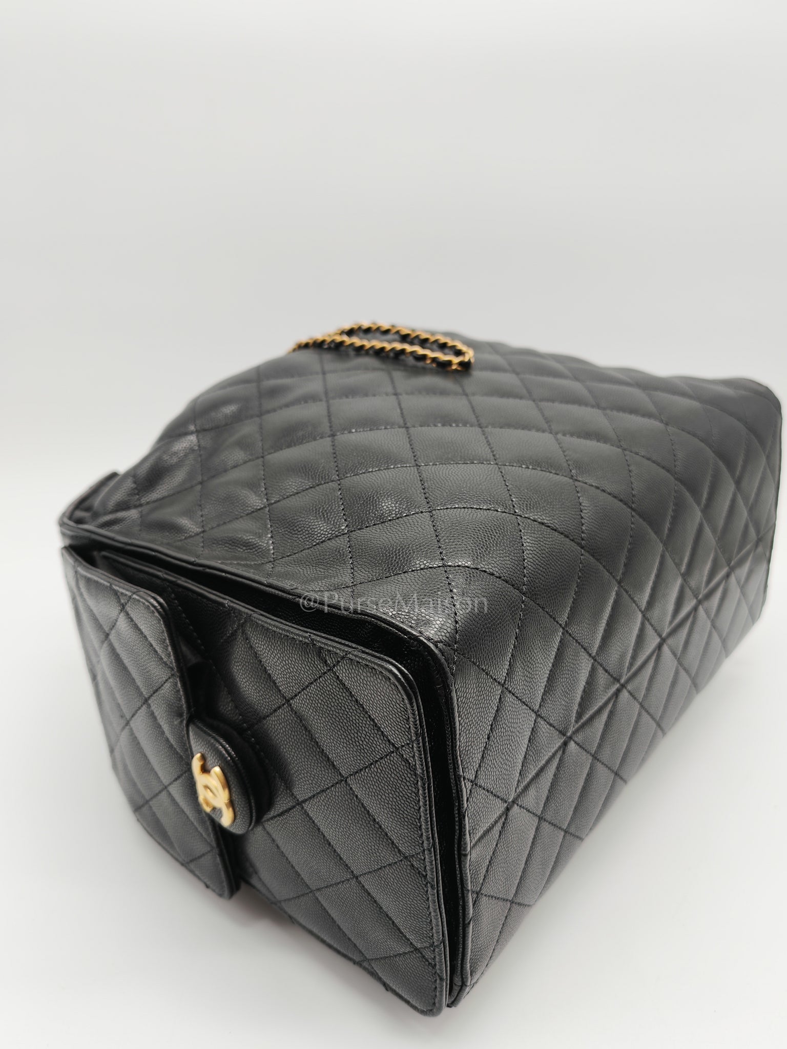 25 Medium in Black Caviar Leather and Aged Gold Hardware (Microchip) | Purse Maison Luxury Bags Shop