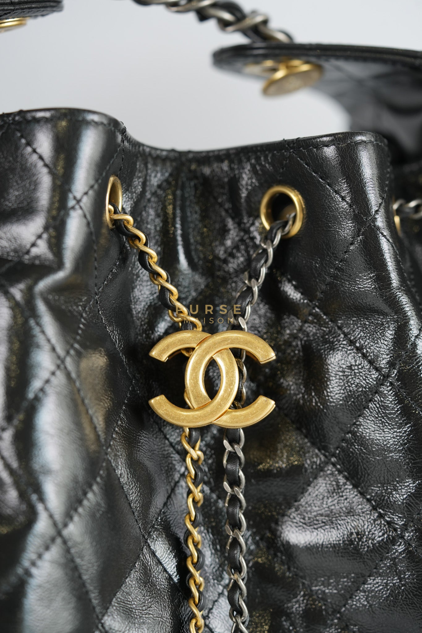 25 Medium in Black Glazed Calfskin Leather Mixed Hardware (Microchip) | Purse Maison Luxury Bags Shop