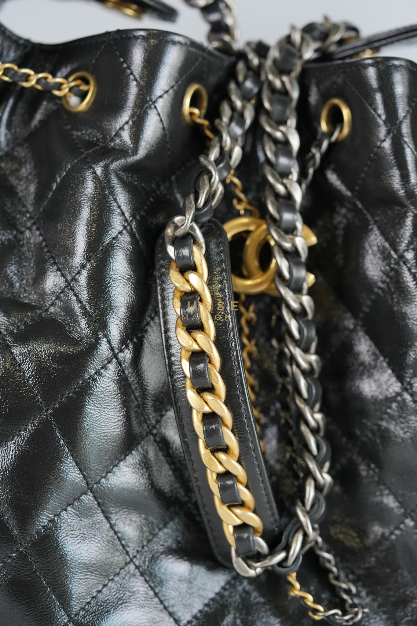 25 Medium in Black Glazed Calfskin Leather Mixed Hardware (Microchip) | Purse Maison Luxury Bags Shop
