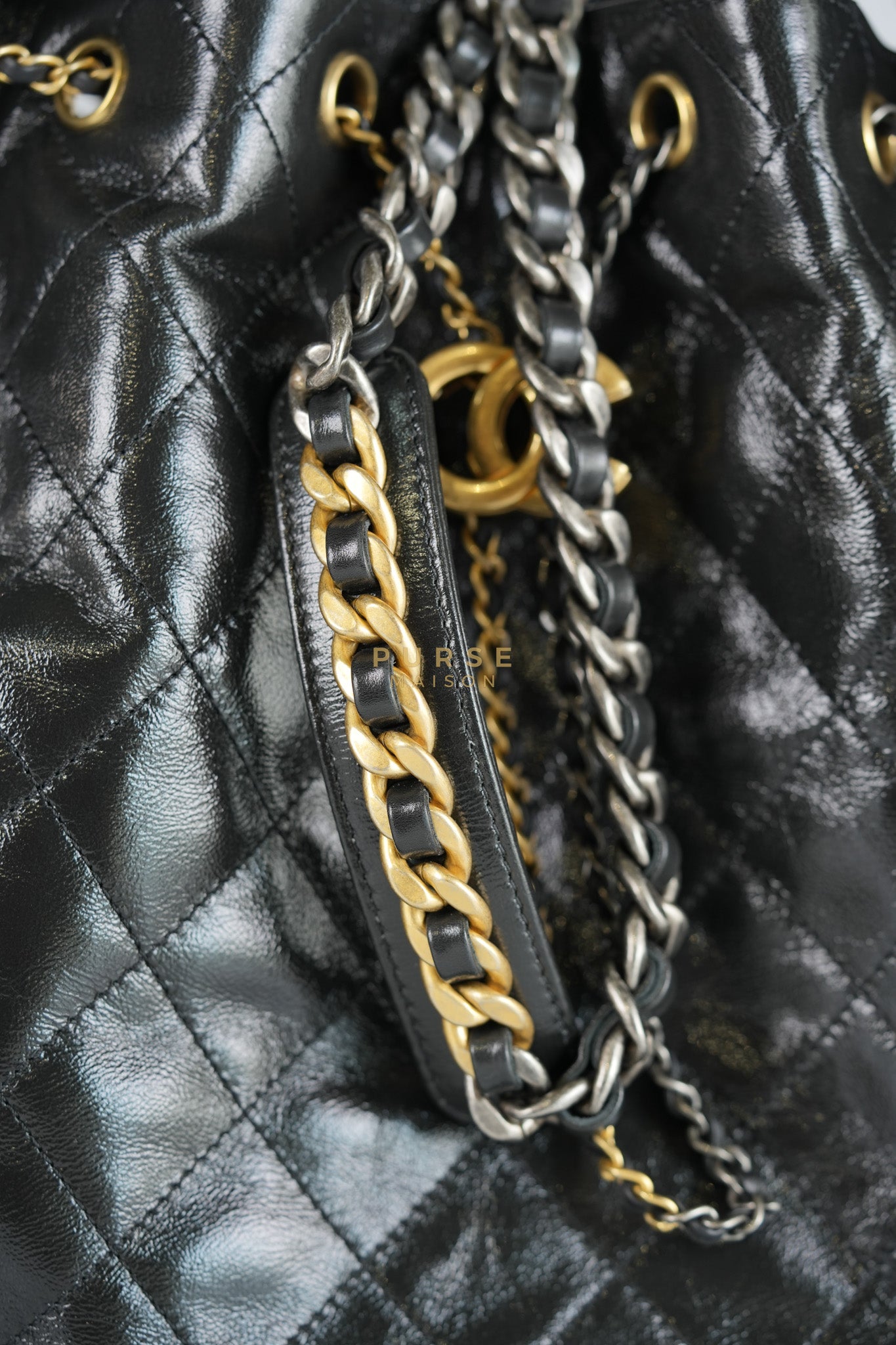 25 Medium in Black Glazed Calfskin Leather Mixed Hardware (Microchip) | Purse Maison Luxury Bags Shop