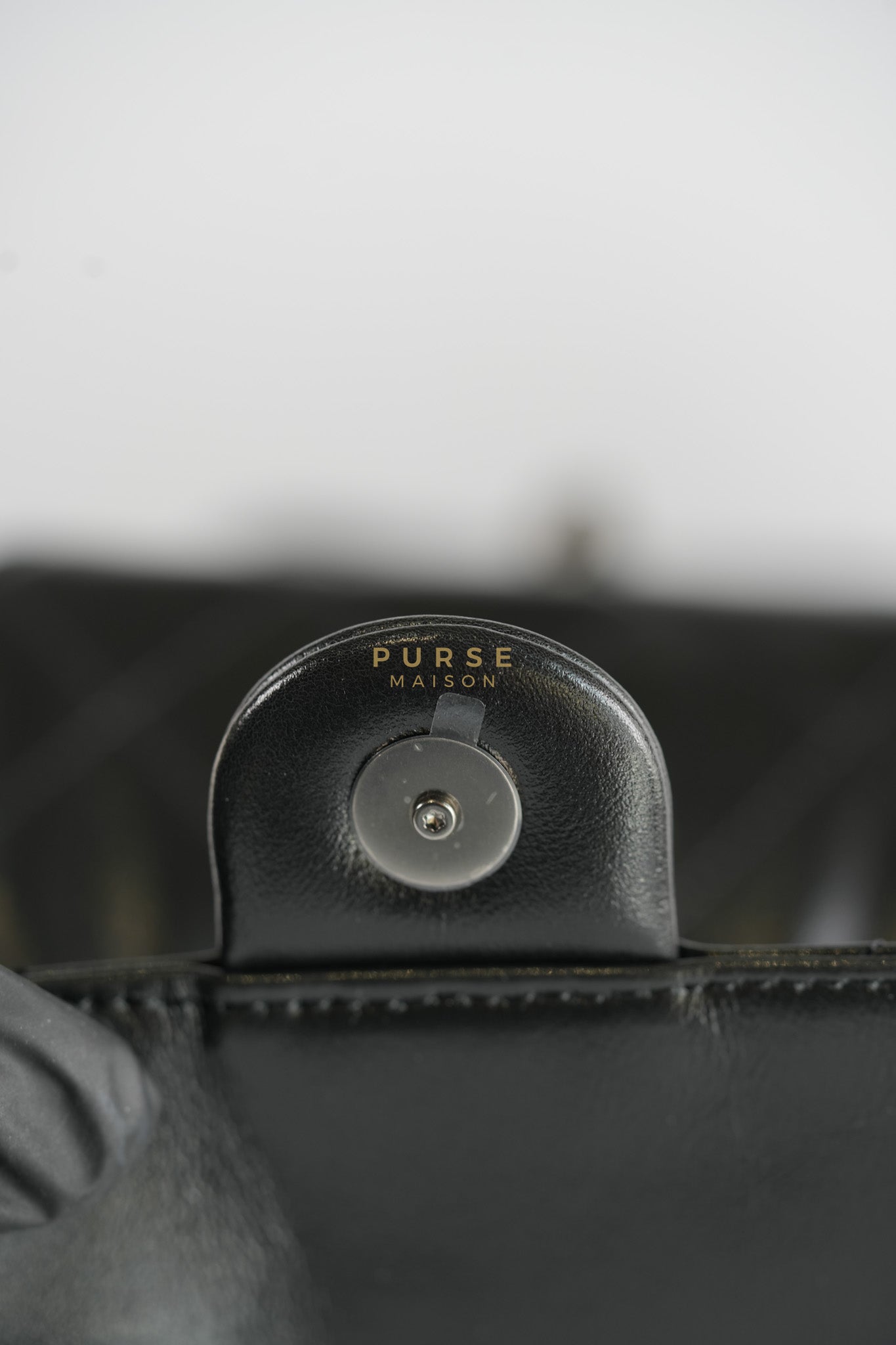 25 Medium in Black Glazed Calfskin Leather Mixed Hardware (Microchip) | Purse Maison Luxury Bags Shop