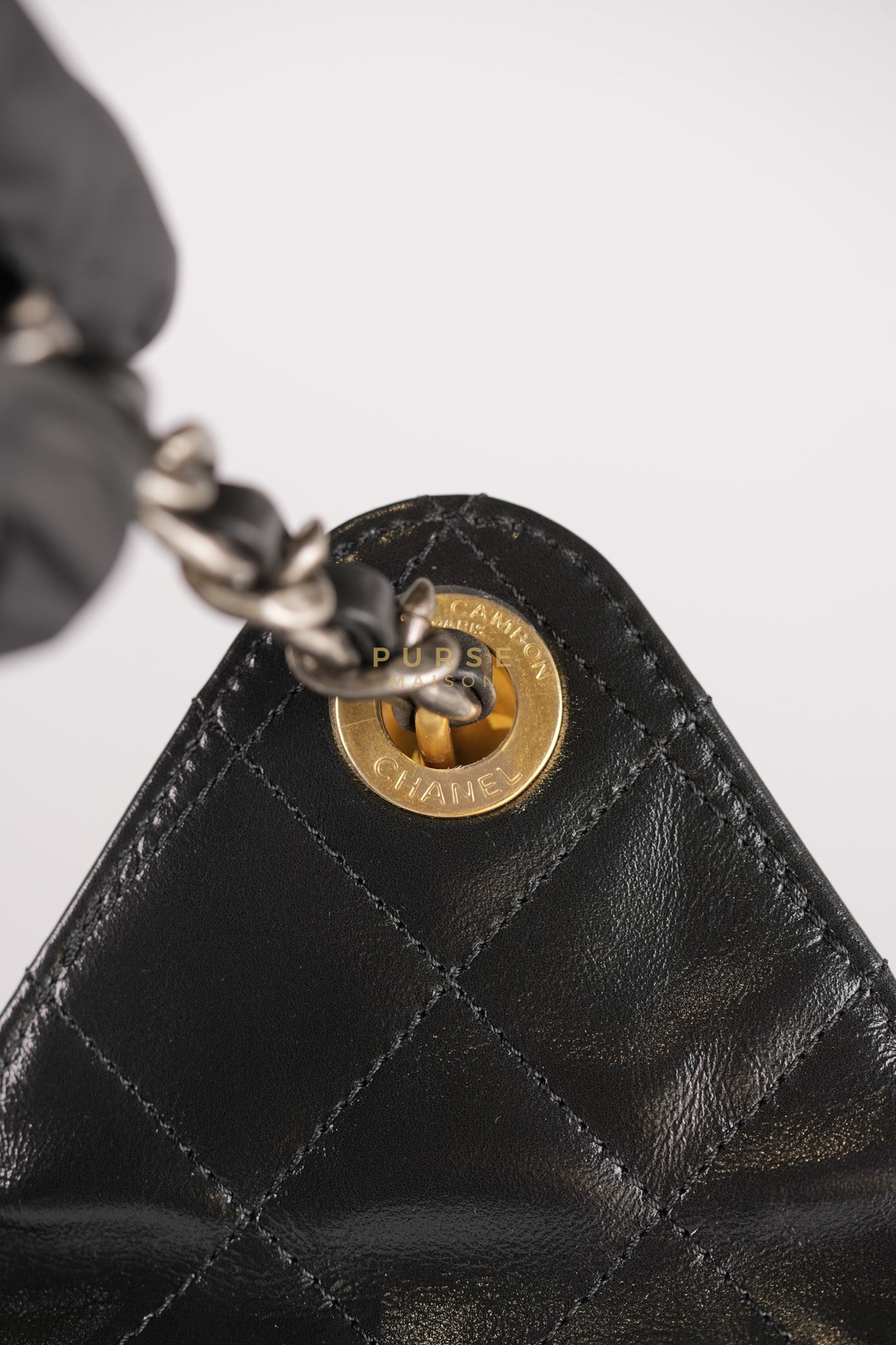 25 Medium in Black Glazed Calfskin Leather Mixed Hardware (Microchip) | Purse Maison Luxury Bags Shop