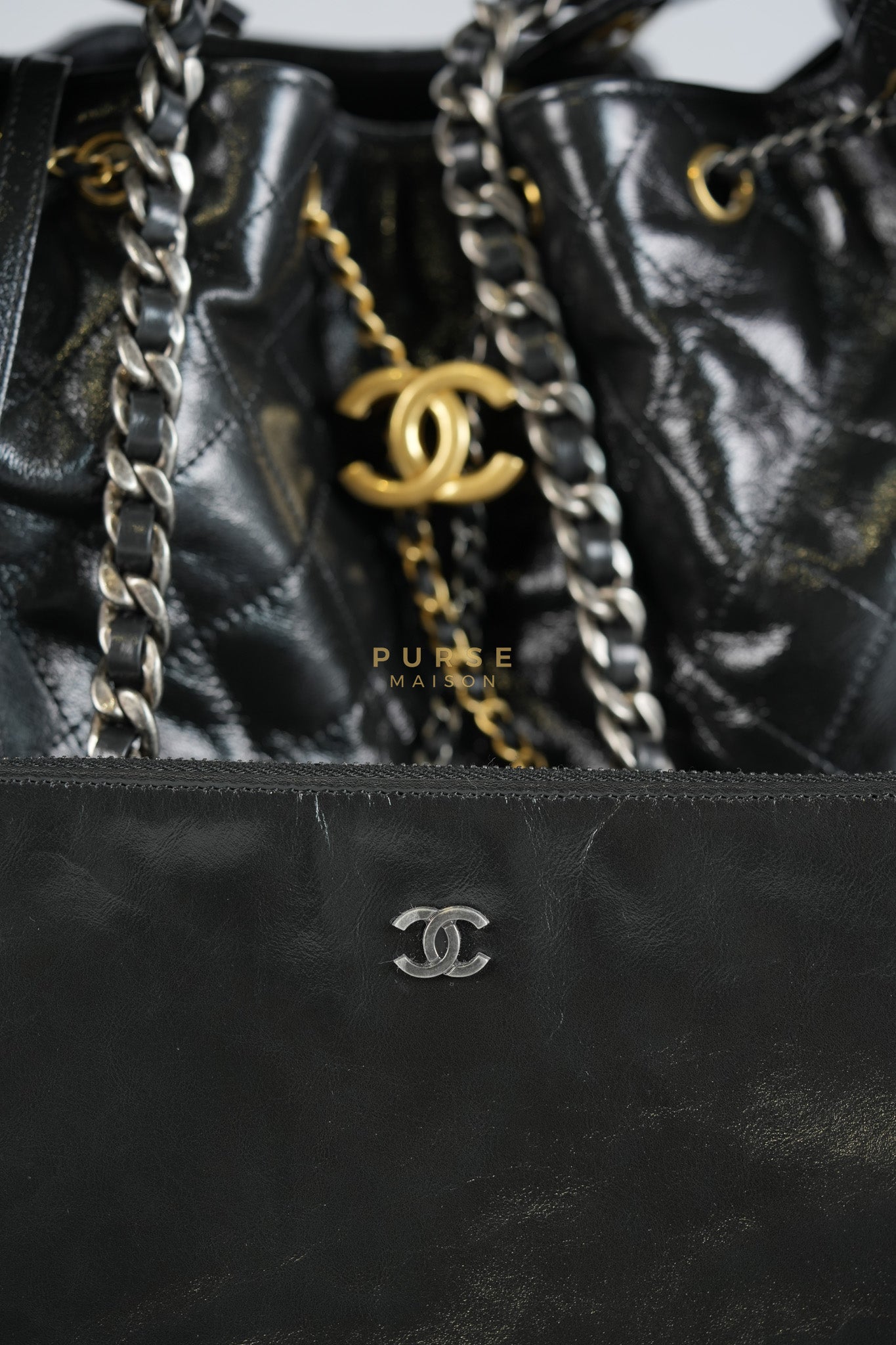 25 Medium in Black Glazed Calfskin Leather Mixed Hardware (Microchip) | Purse Maison Luxury Bags Shop