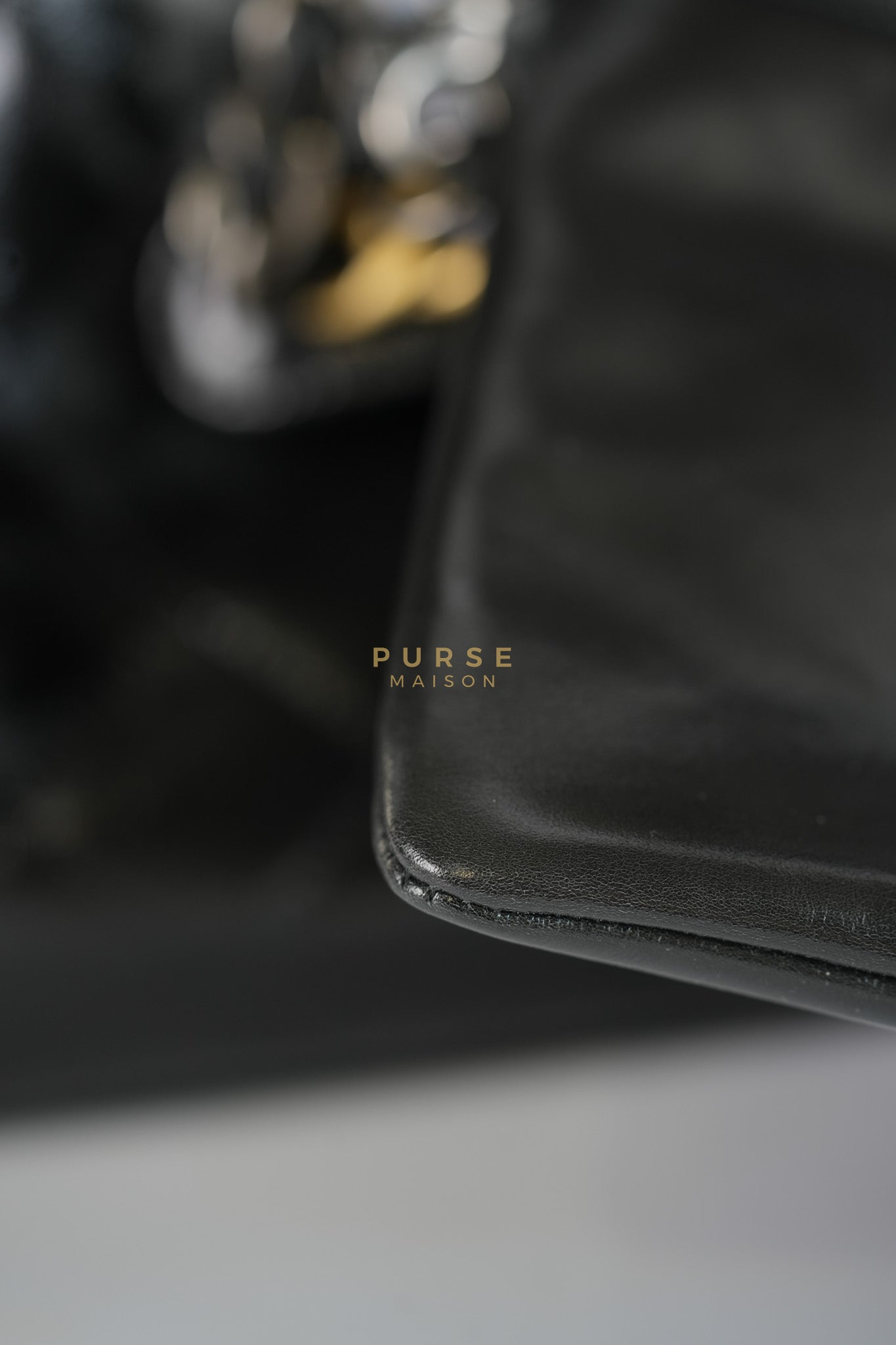 25 Medium in Black Glazed Calfskin Leather Mixed Hardware (Microchip) | Purse Maison Luxury Bags Shop