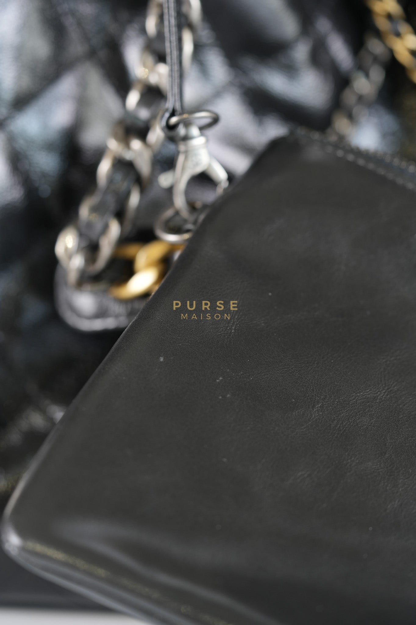 25 Medium in Black Glazed Calfskin Leather Mixed Hardware (Microchip) | Purse Maison Luxury Bags Shop