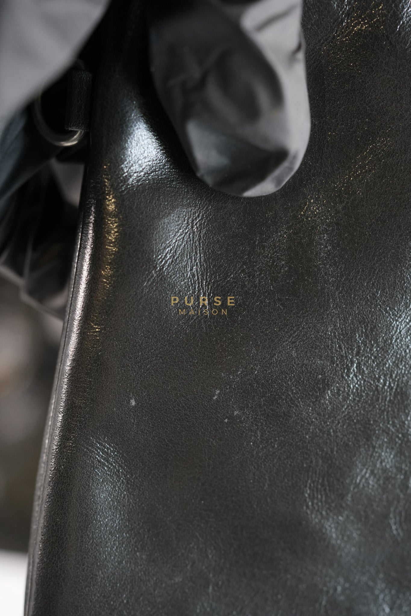 25 Medium in Black Glazed Calfskin Leather Mixed Hardware (Microchip) | Purse Maison Luxury Bags Shop
