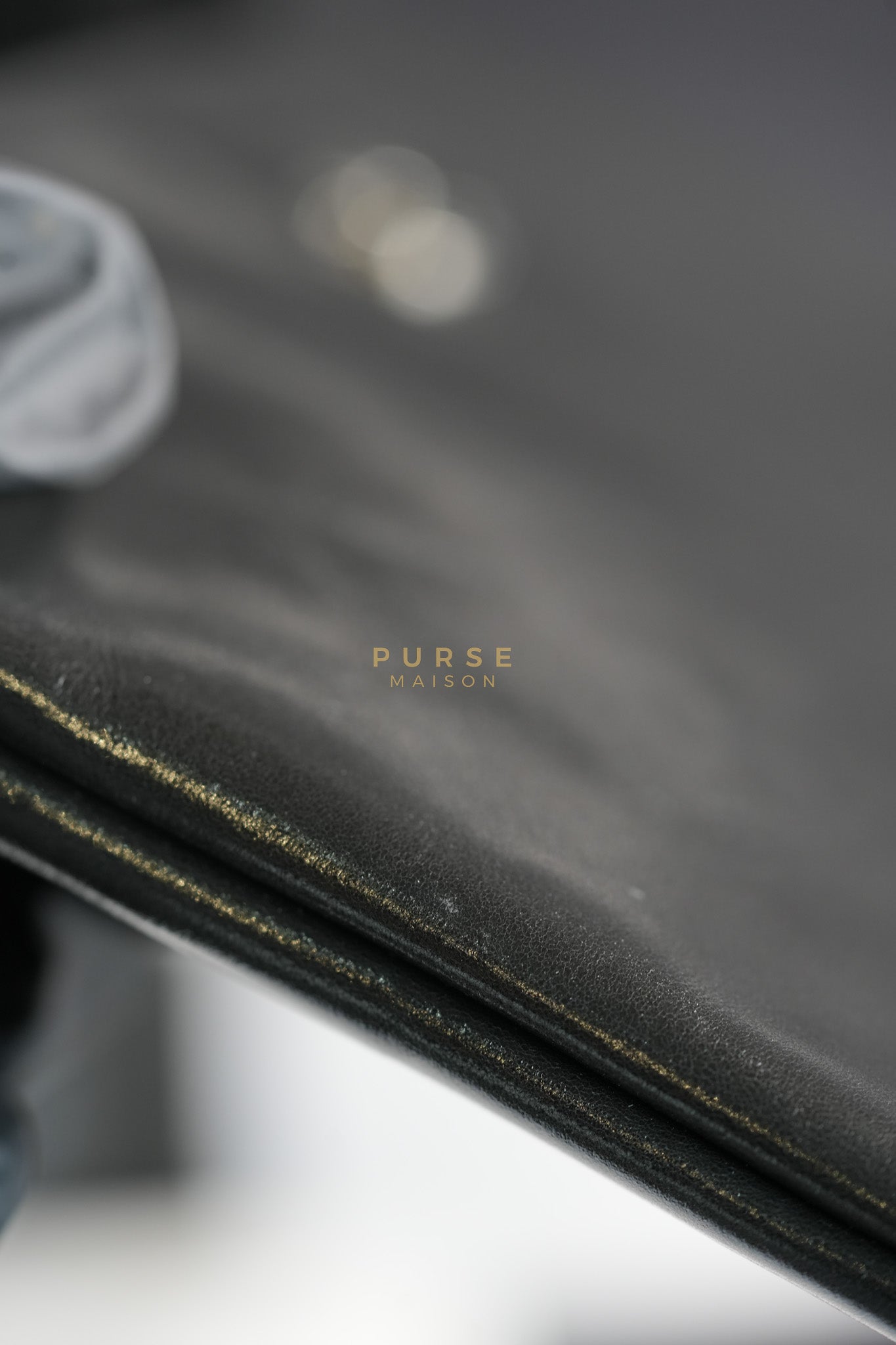 25 Medium in Black Glazed Calfskin Leather Mixed Hardware (Microchip) | Purse Maison Luxury Bags Shop