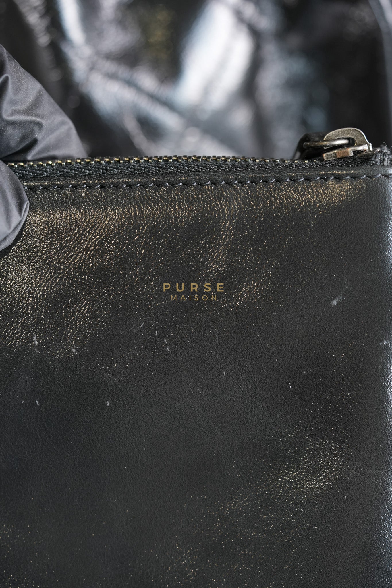 25 Medium in Black Glazed Calfskin Leather Mixed Hardware (Microchip) | Purse Maison Luxury Bags Shop