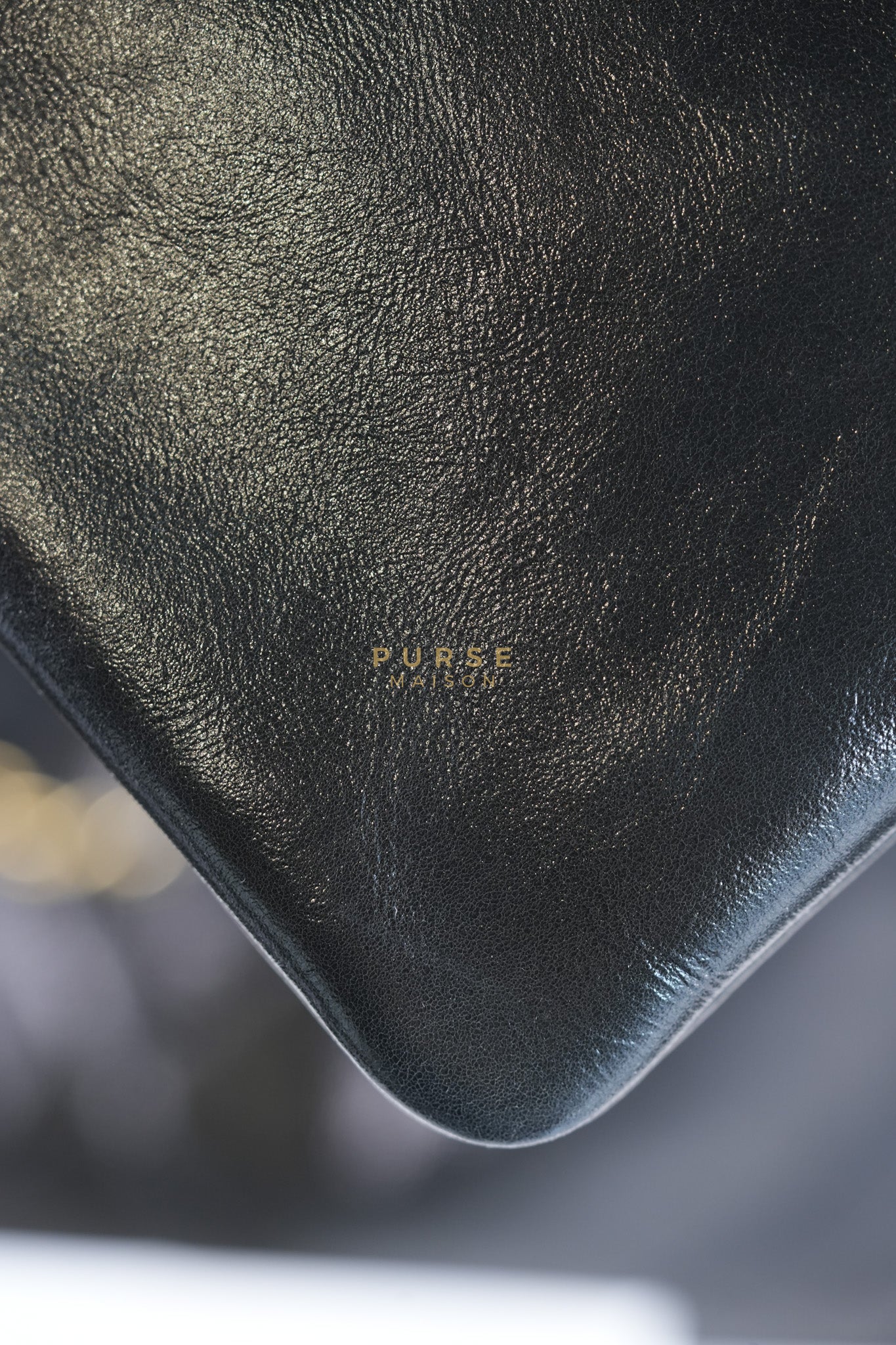 25 Medium in Black Glazed Calfskin Leather Mixed Hardware (Microchip) | Purse Maison Luxury Bags Shop