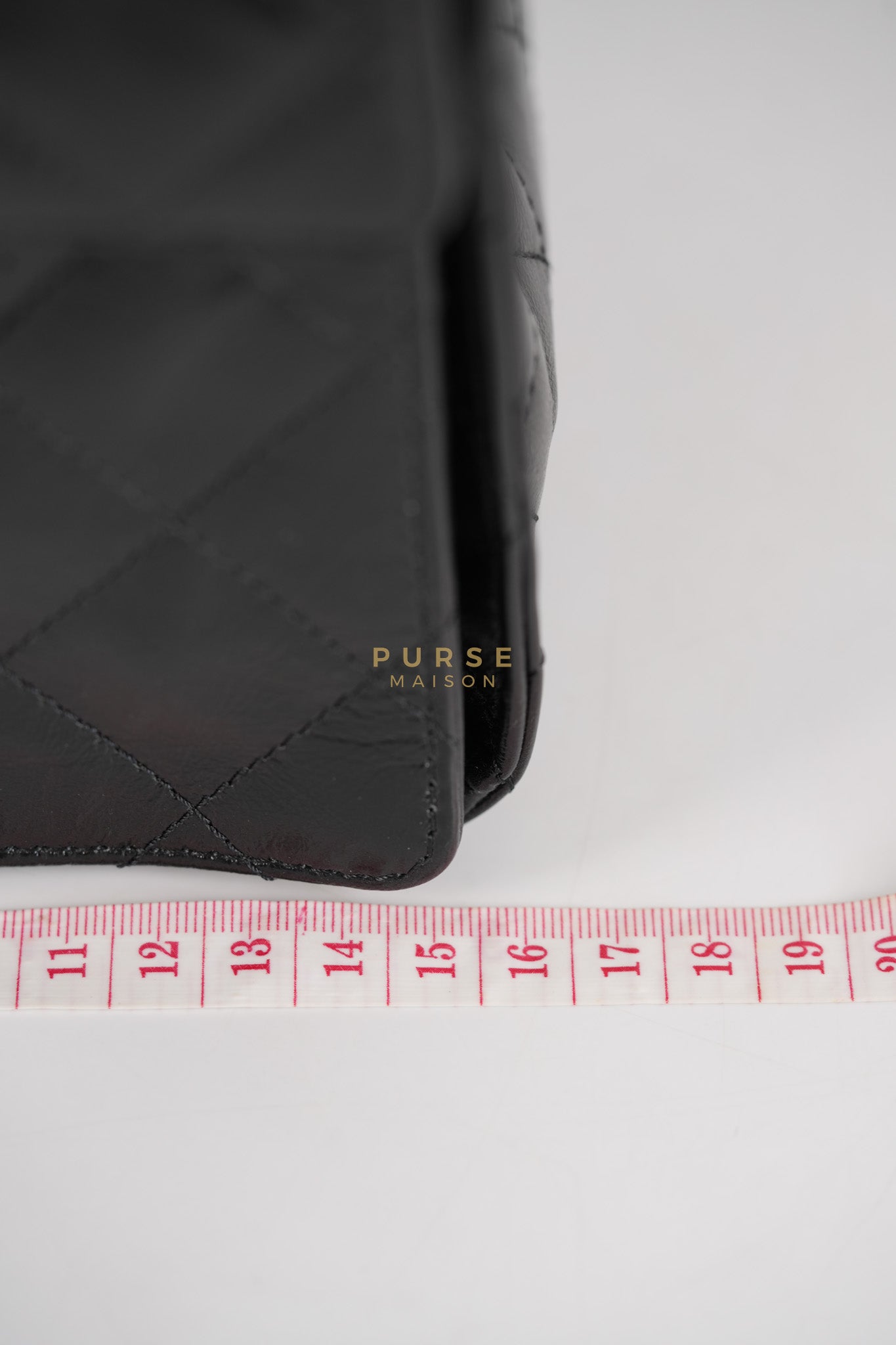 25 Medium in Black Glazed Calfskin Leather Mixed Hardware (Microchip) | Purse Maison Luxury Bags Shop