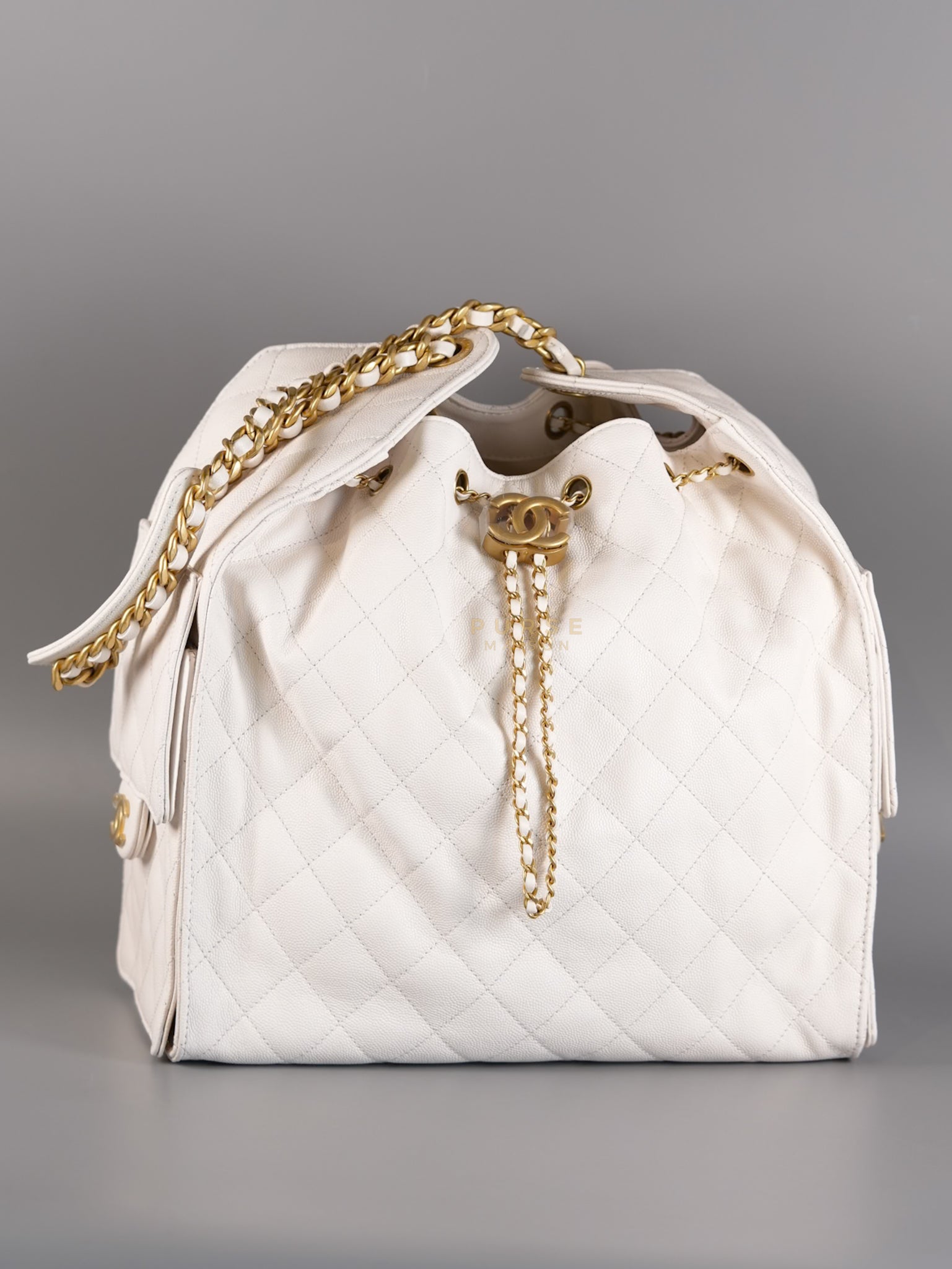 25 Medium White in Caviar Leather and Aged Gold Hardware (Microchip) | Purse Maison Luxury Bags Shop