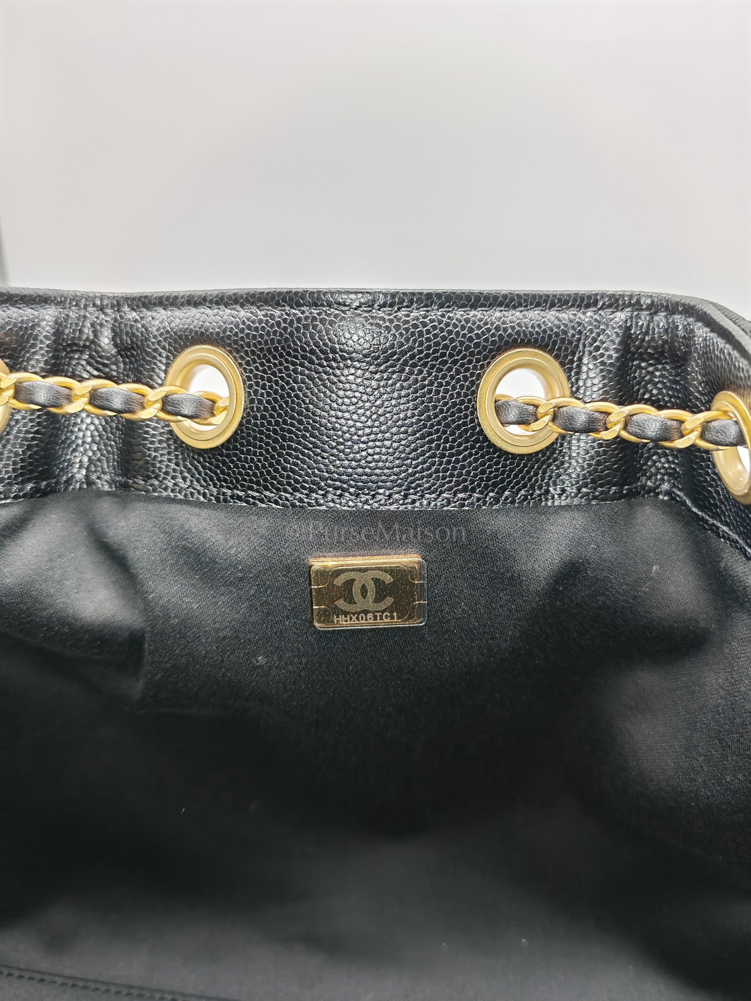 25 Small Black Caviar Leather in Aged Gold Hardware Microchip(HH****C1) | Purse Maison Luxury Bags Shop