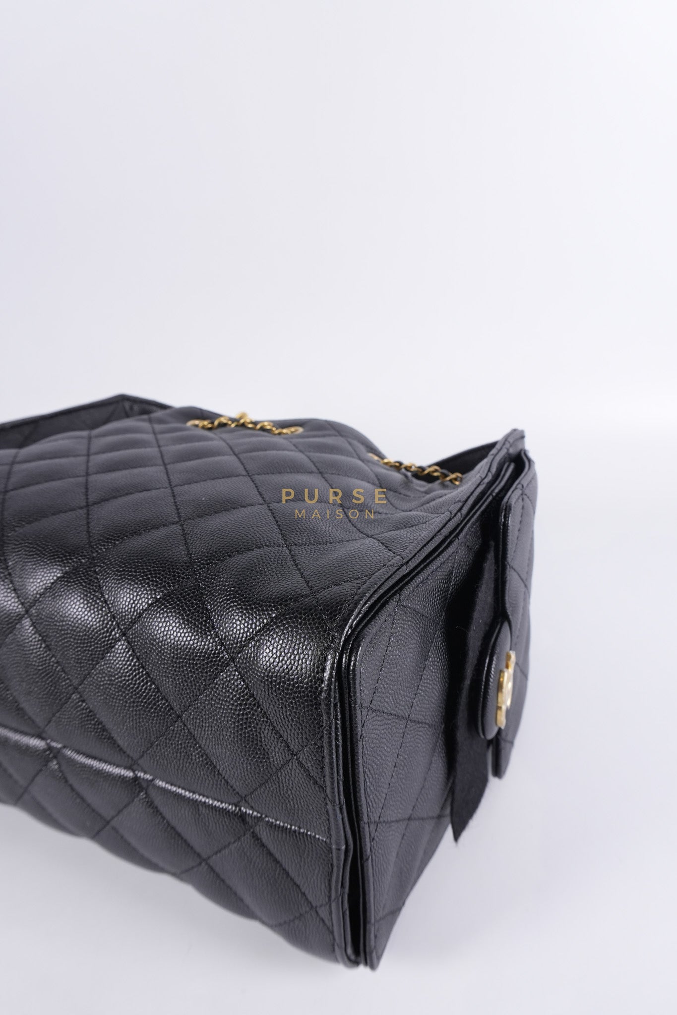 25 Small Black in Caviar Leather and Aged Gold Hardware (Microchip) | Purse Maison Luxury Bags Shop