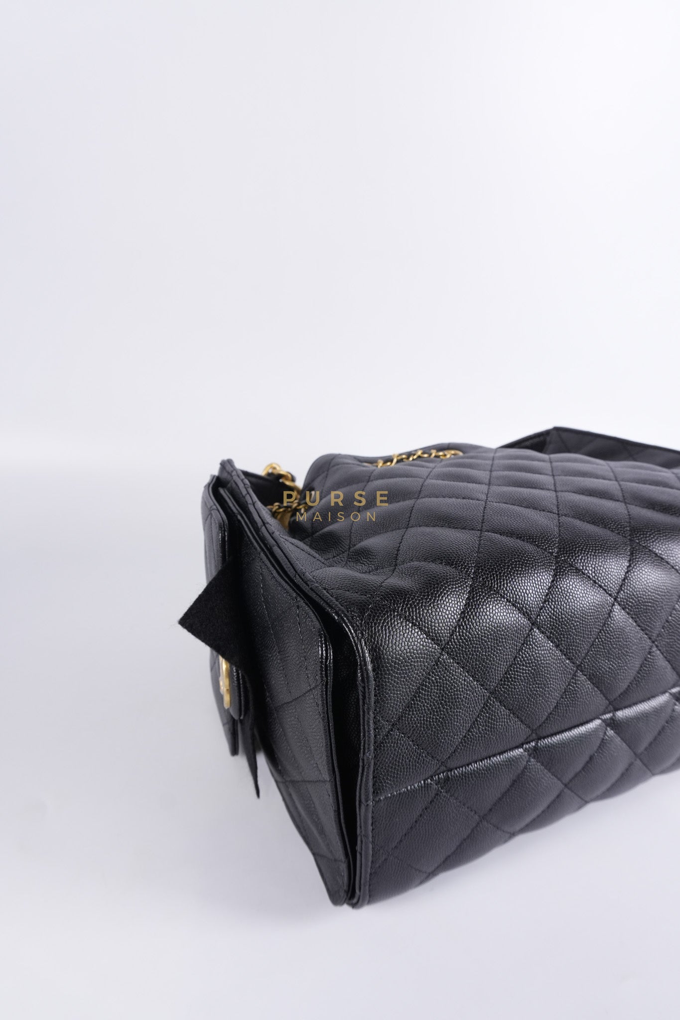 25 Small Black in Caviar Leather and Aged Gold Hardware (Microchip) | Purse Maison Luxury Bags Shop