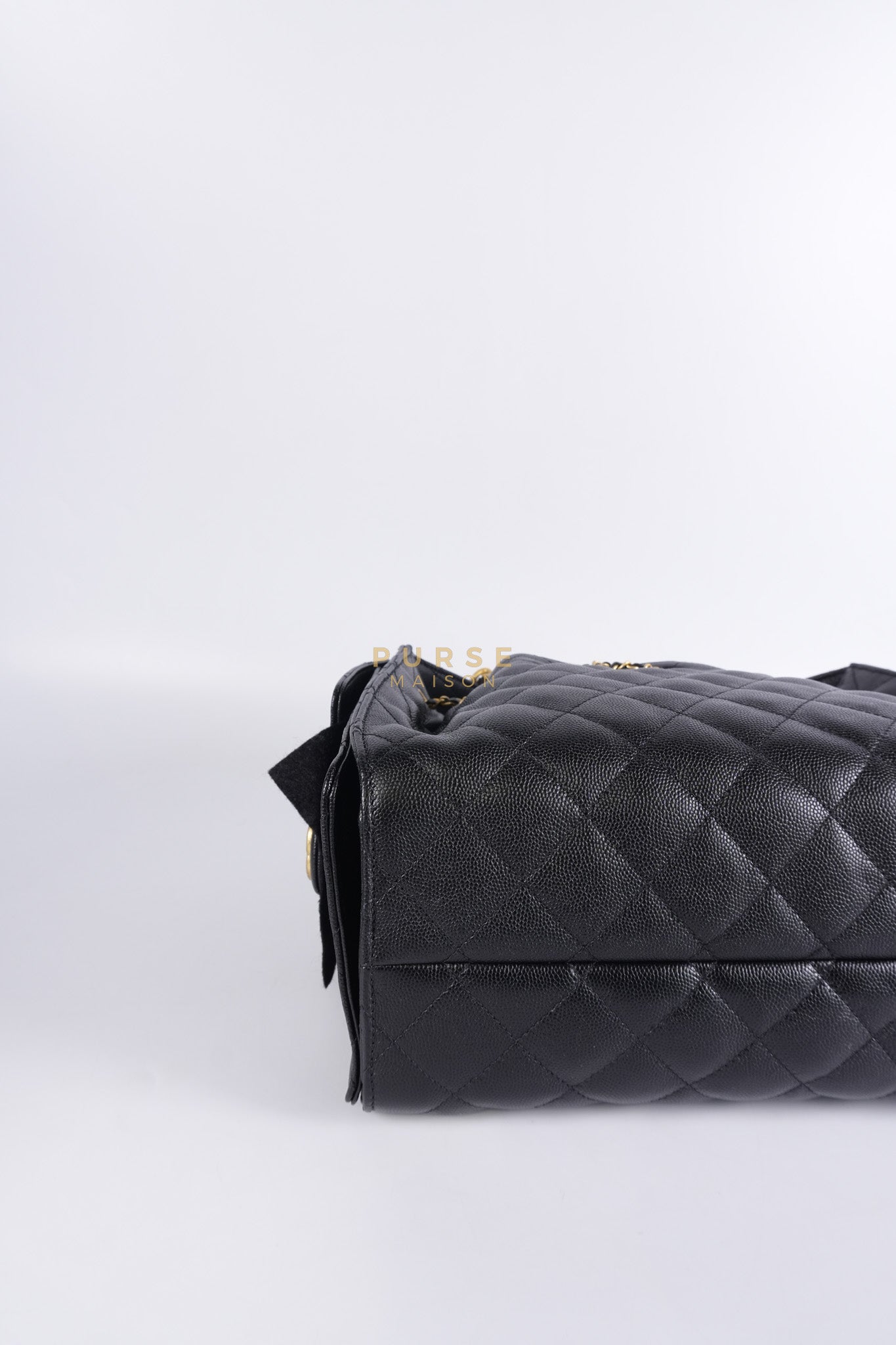 25 Small Black in Caviar Leather and Aged Gold Hardware (Microchip) | Purse Maison Luxury Bags Shop