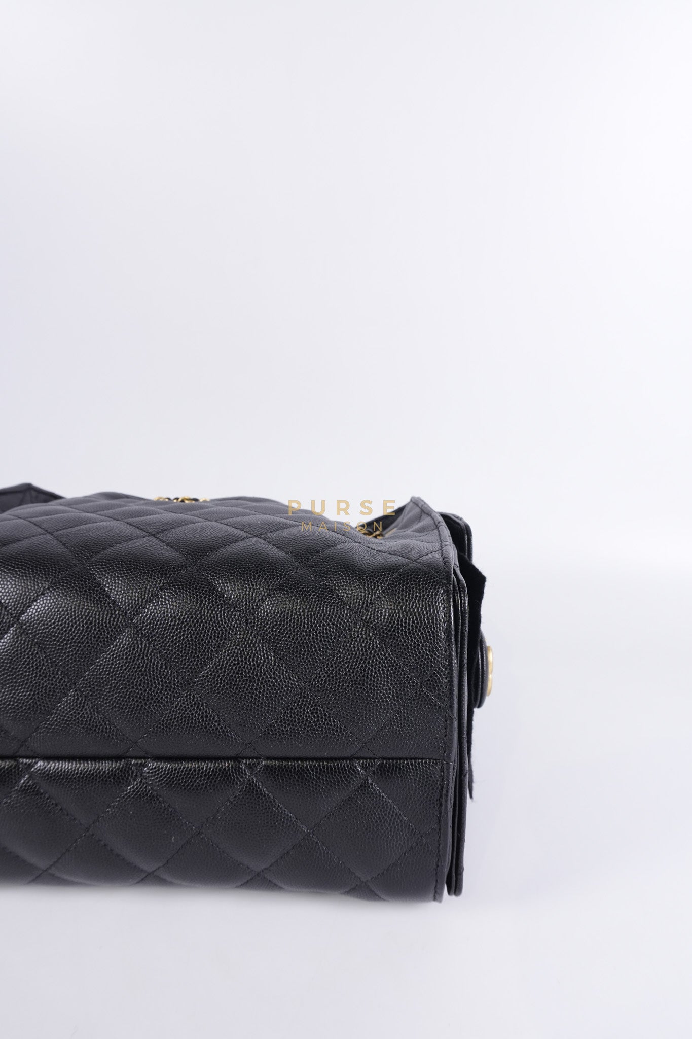25 Small Black in Caviar Leather and Aged Gold Hardware (Microchip) | Purse Maison Luxury Bags Shop