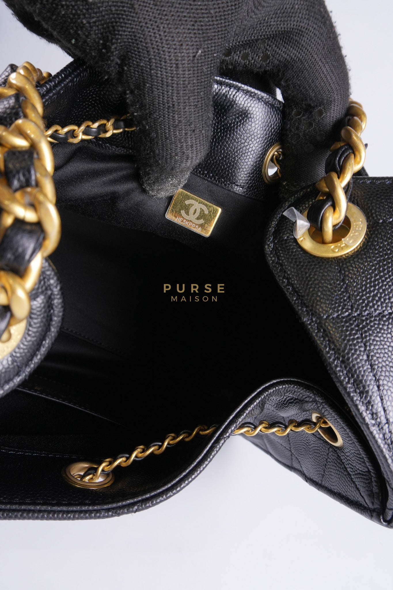 25 Small Black in Caviar Leather and Aged Gold Hardware (Microchip) | Purse Maison Luxury Bags Shop