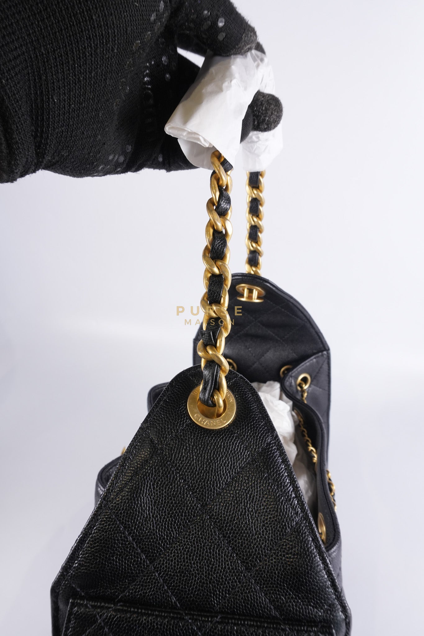 25 Small Black in Caviar Leather and Aged Gold Hardware (Microchip) | Purse Maison Luxury Bags Shop