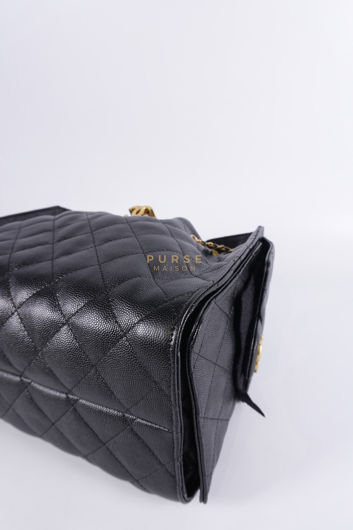 25 Small Black in Caviar Leather and Aged Gold Hardware (Microchip) | Purse Maison Luxury Bags Shop