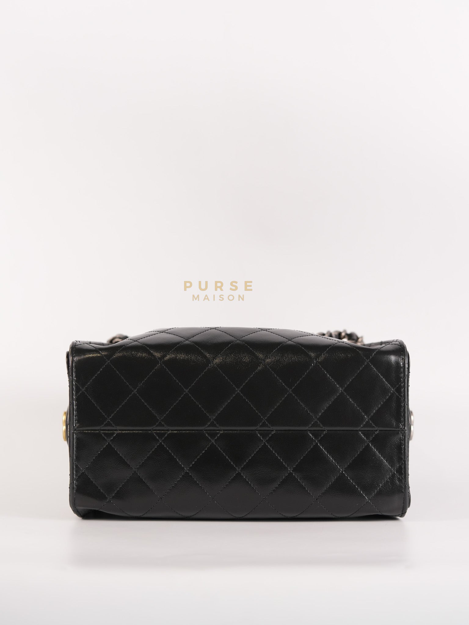 25 Small Hobo Tote Bag in Black Calfskin Leather & Mixed Hardware Microchip | Purse Maison Luxury Bags Shop