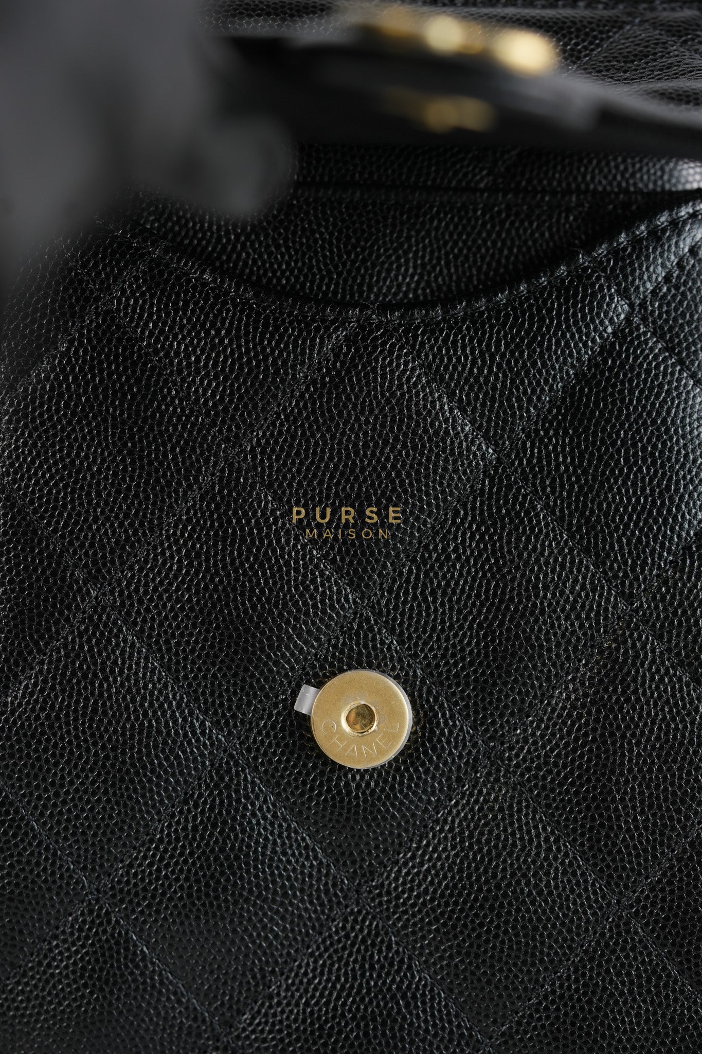 25 Small Hobo Tote Bag in Black Caviar Leather & Aged Gold Hardware Microchip (UA****03) | Purse Maison Luxury Bags Shop