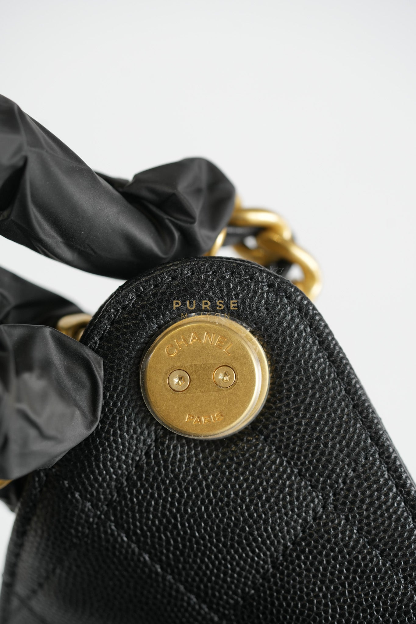 25 Small Hobo Tote Bag in Black Caviar Leather & Aged Gold Hardware Microchip (UA****03) | Purse Maison Luxury Bags Shop