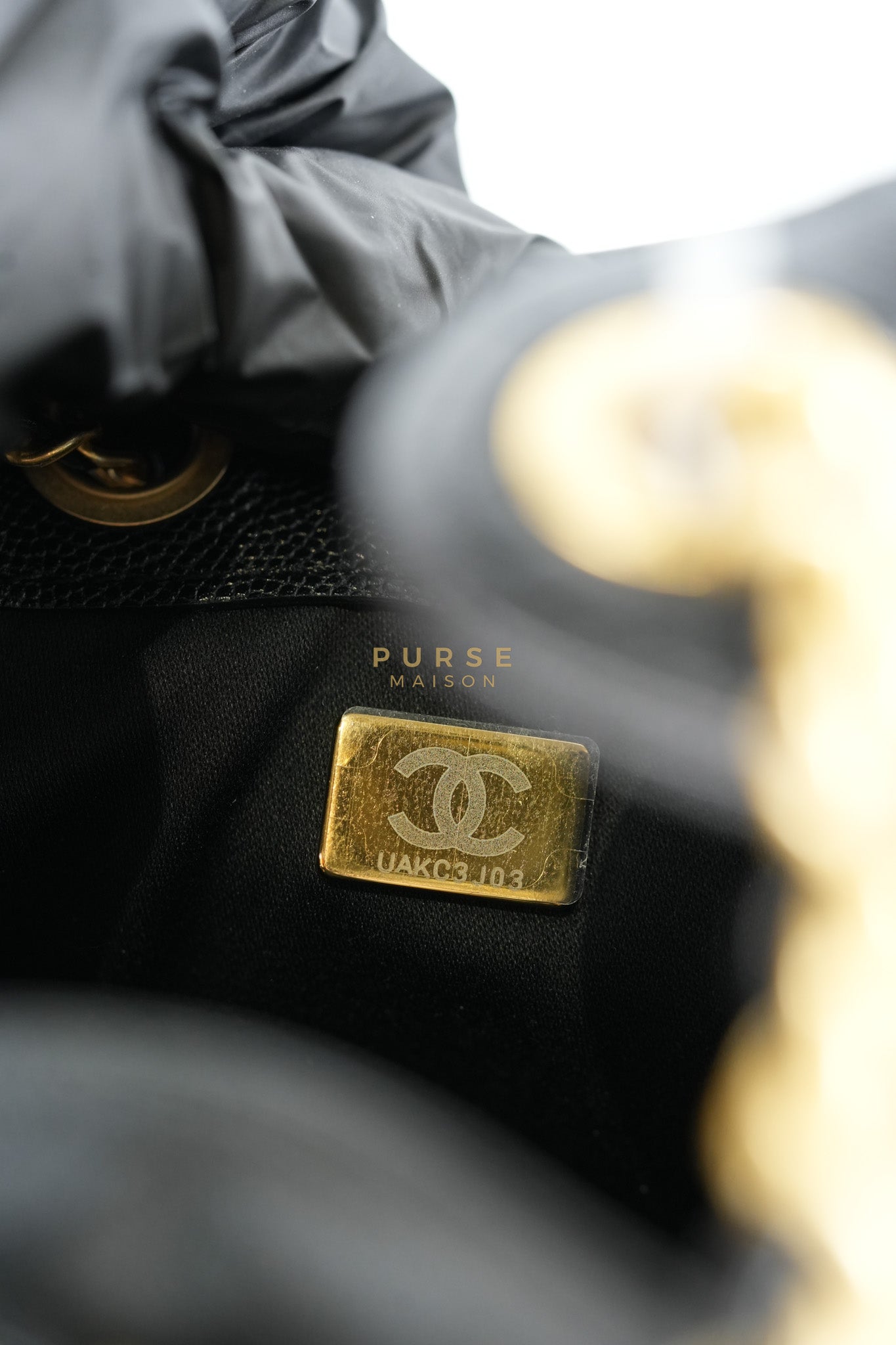 25 Small Hobo Tote Bag in Black Caviar Leather & Aged Gold Hardware Microchip (UA****03) | Purse Maison Luxury Bags Shop