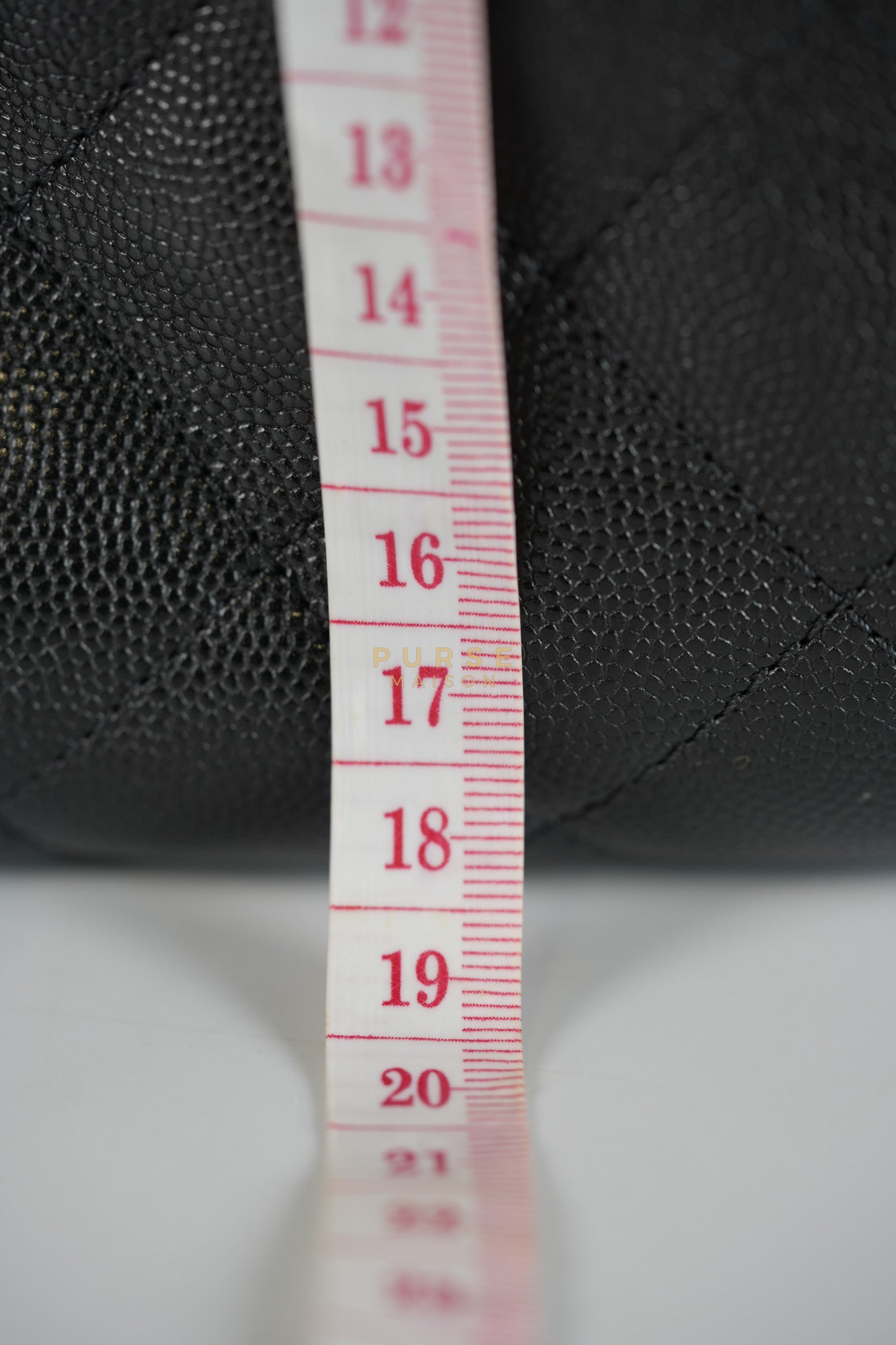 25 Small Hobo Tote Bag in Black Caviar Leather & Aged Gold Hardware Microchip (UA****03) | Purse Maison Luxury Bags Shop