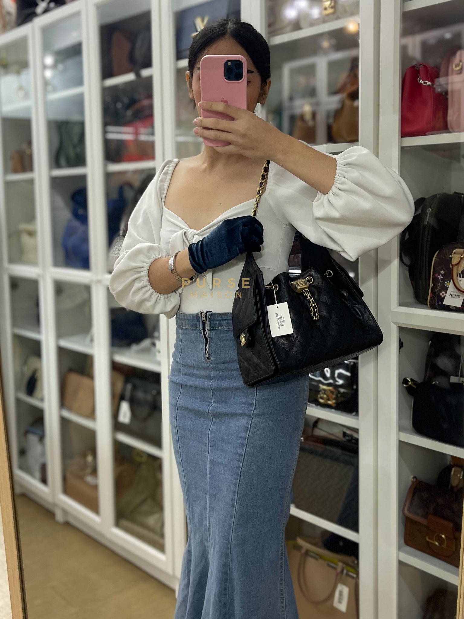 25 Small Hobo Tote Bag in Black Caviar Leather & Aged Gold Hardware Microchip (UA****03) | Purse Maison Luxury Bags Shop