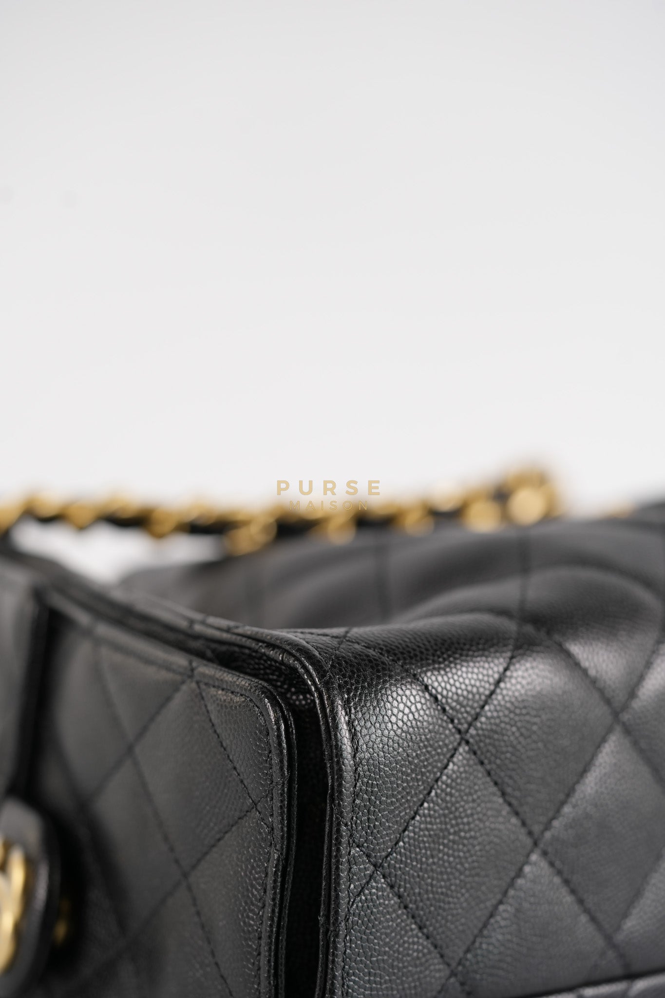 25 Small Hobo Tote Bag in Black Caviar Leather & Aged Gold Hardware Microchip (UA****03) | Purse Maison Luxury Bags Shop