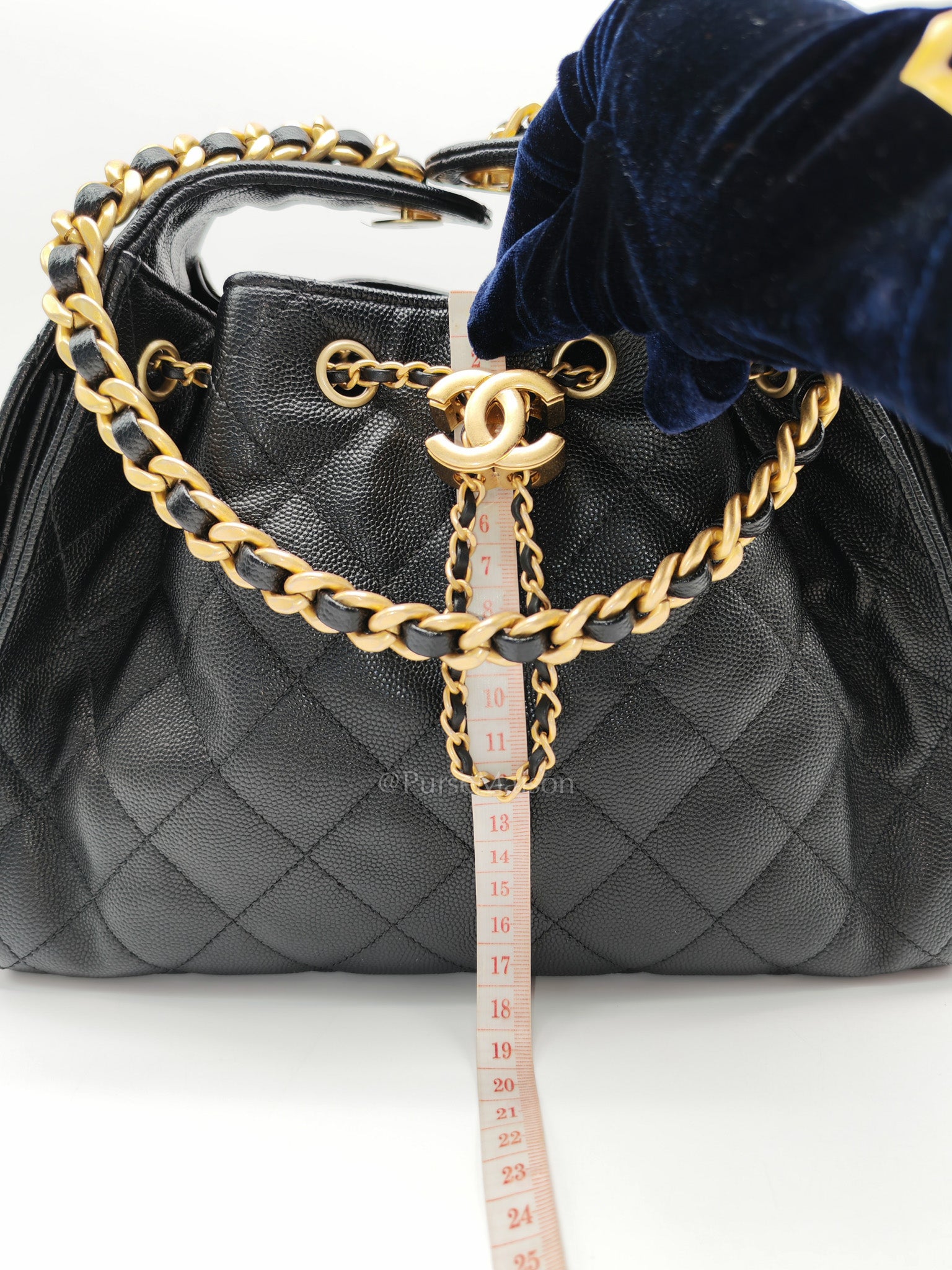 25 Small in Black Caviar Leather Aged Gold Hardware (Microchip) | Purse Maison Luxury Bags Shop