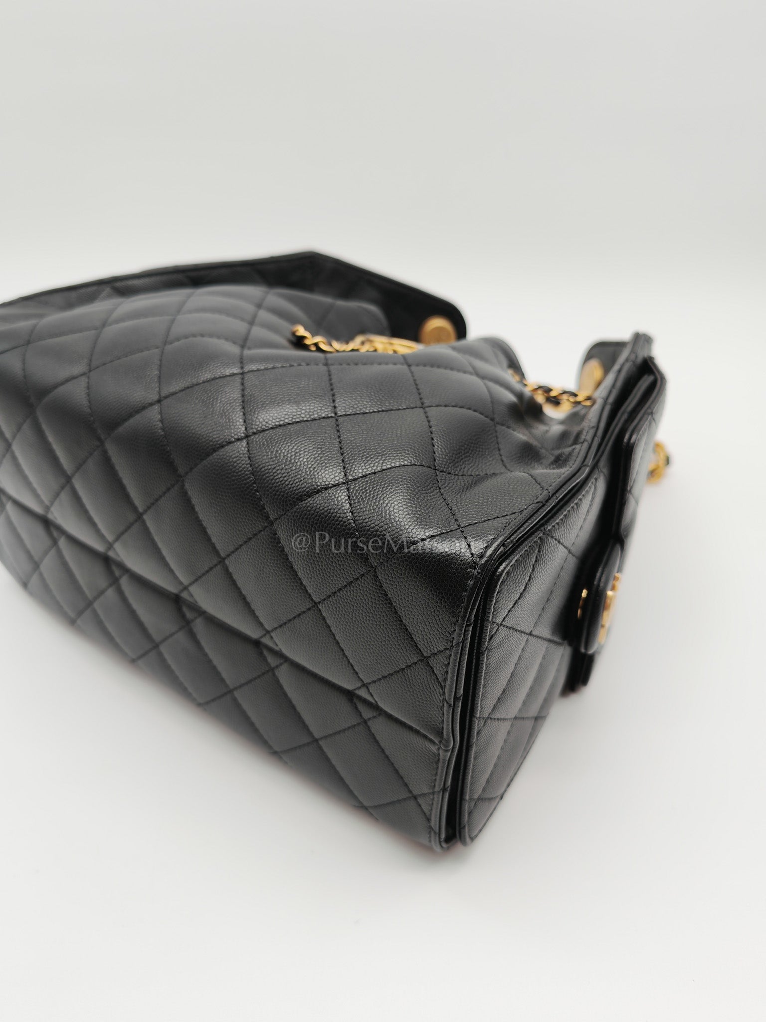 25 Small in Black Caviar Leather Aged Gold Hardware (Microchip) | Purse Maison Luxury Bags Shop