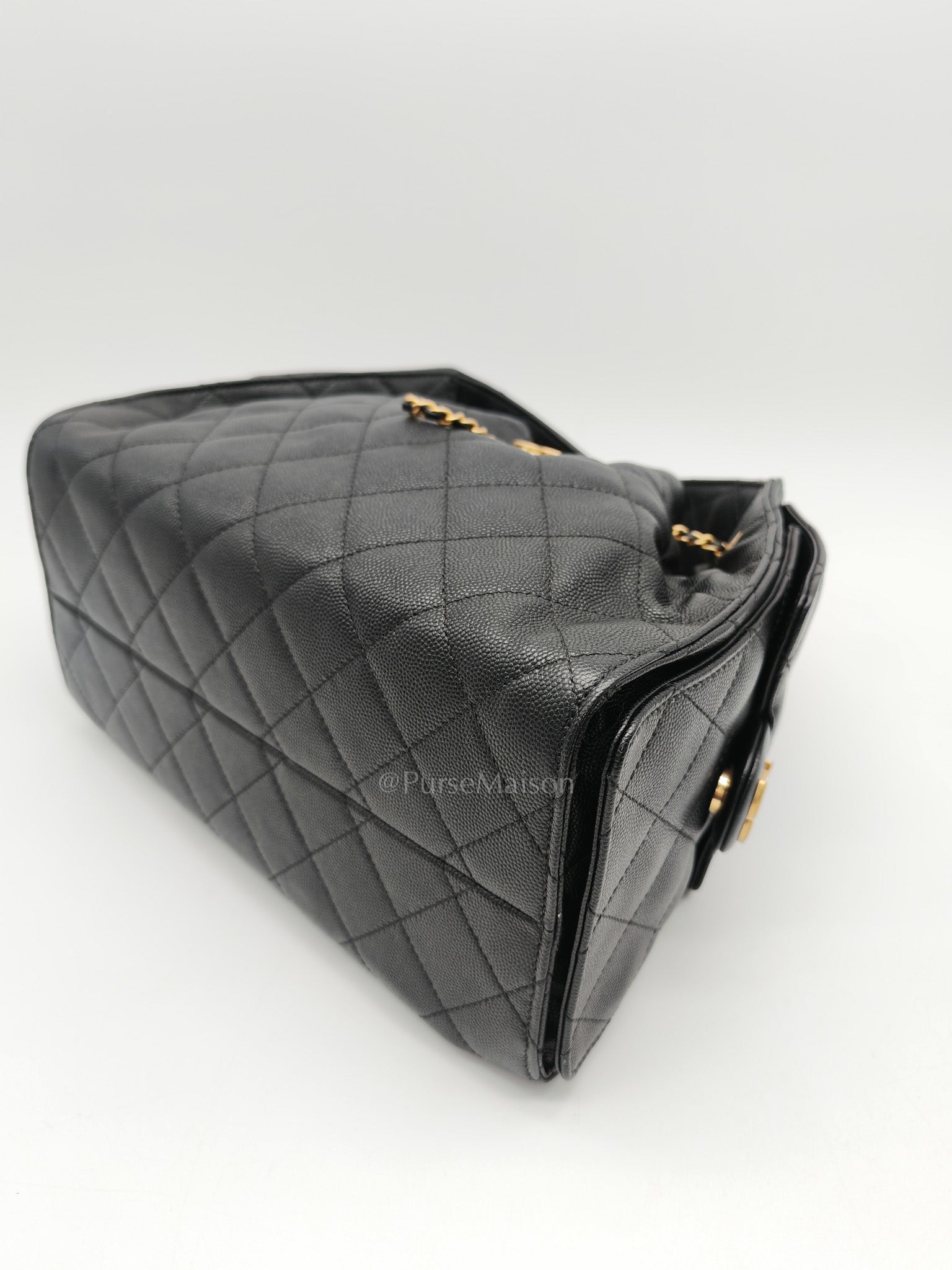 25 Small in Black Caviar Leather Aged Gold Hardware (Microchip) | Purse Maison Luxury Bags Shop