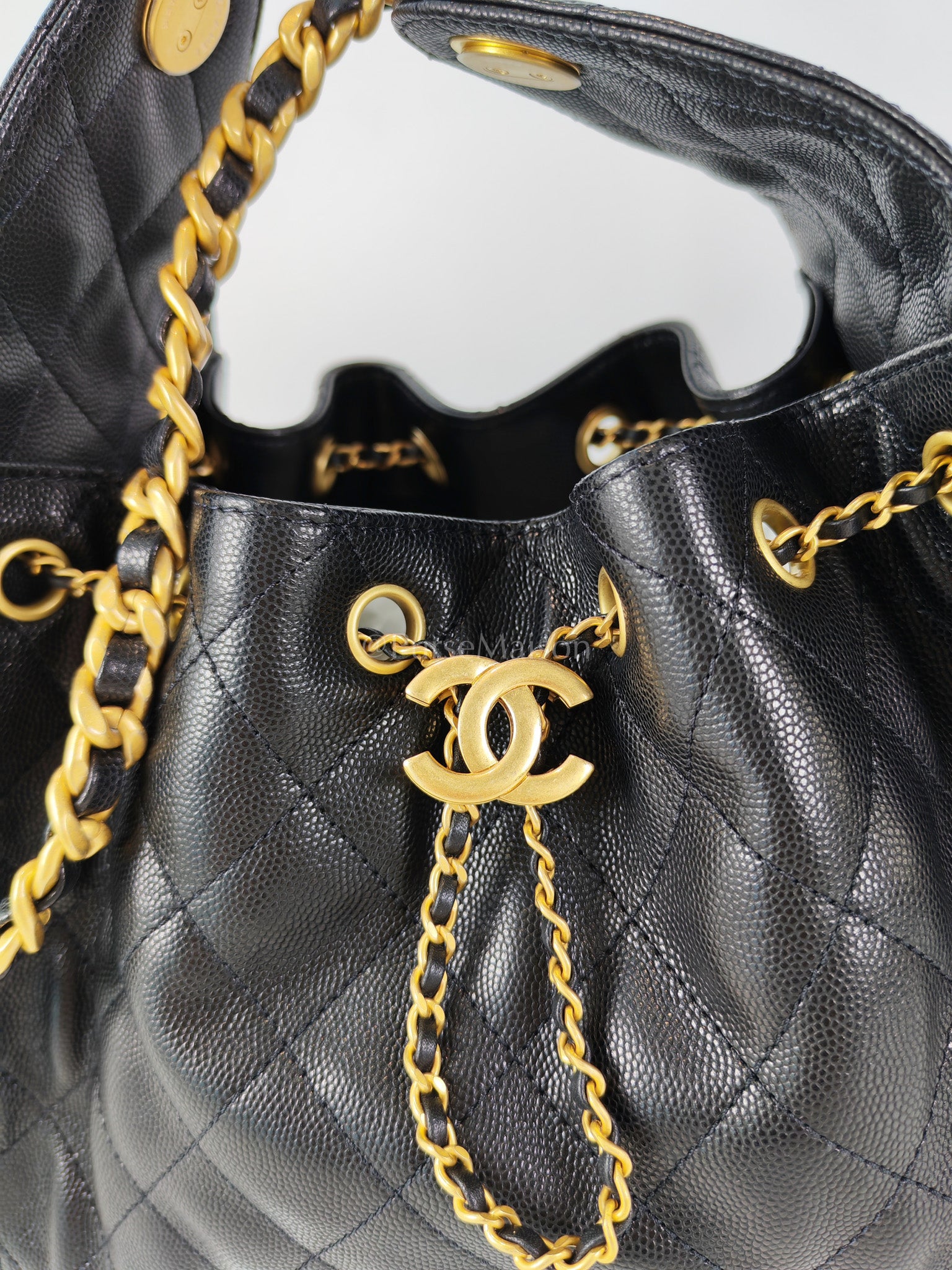 25 Small in Black Caviar Leather Aged Gold Hardware Microchip(K3****X4) | Purse Maison Luxury Bags Shop