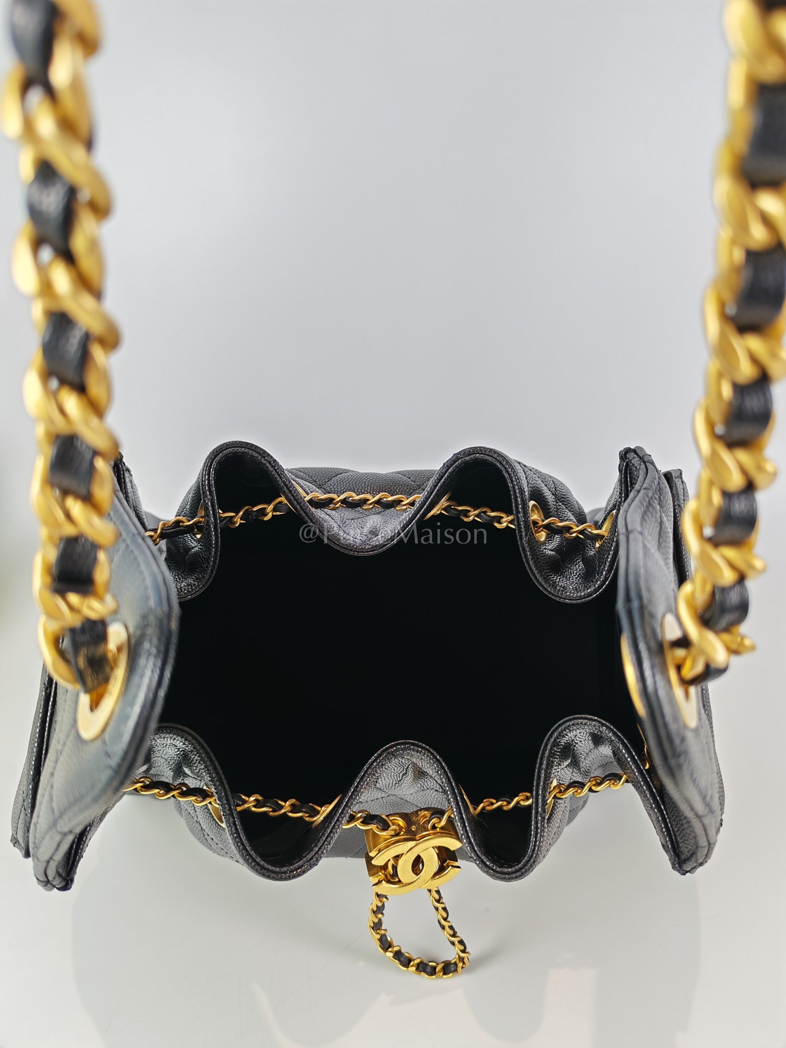 25 Small in Black Caviar Leather Aged Gold Hardware Microchip(K3****X4) | Purse Maison Luxury Bags Shop