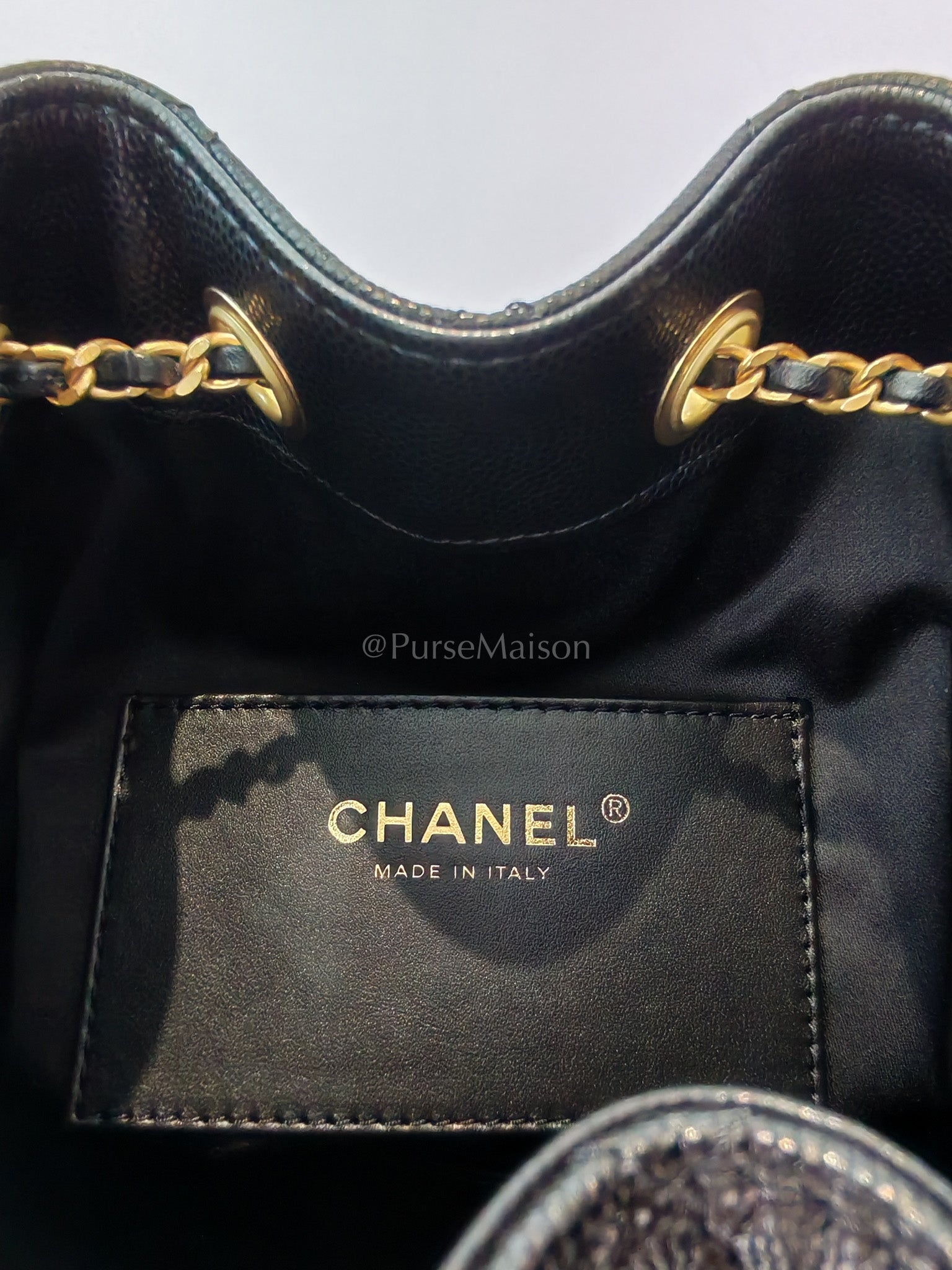 25 Small in Black Caviar Leather Aged Gold Hardware Microchip(K3****X4) | Purse Maison Luxury Bags Shop