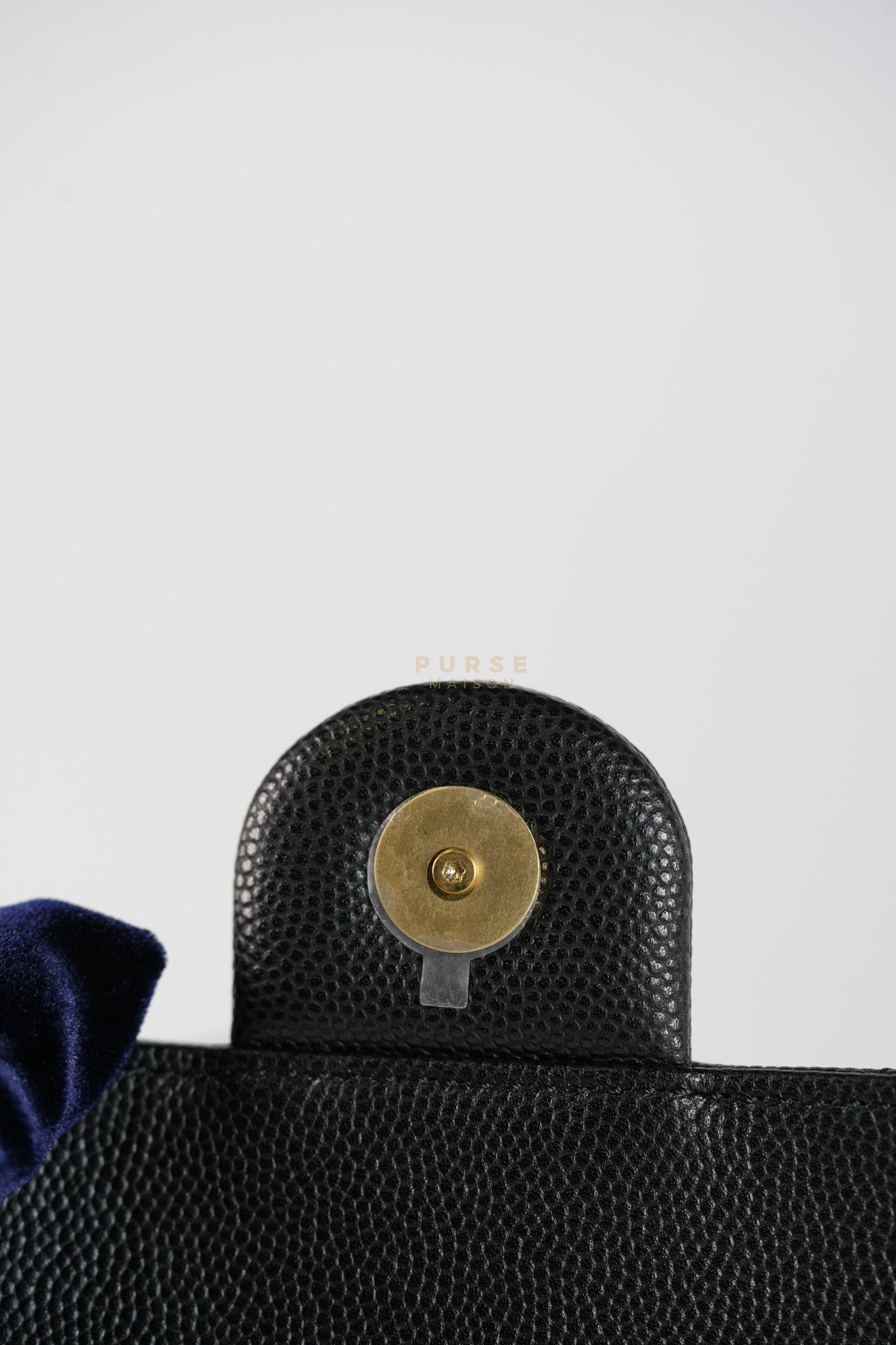 25 Small in Black Caviar Leather and Aged Gold Hardwar (Microchip) | Purse Maison Luxury Bags Shop