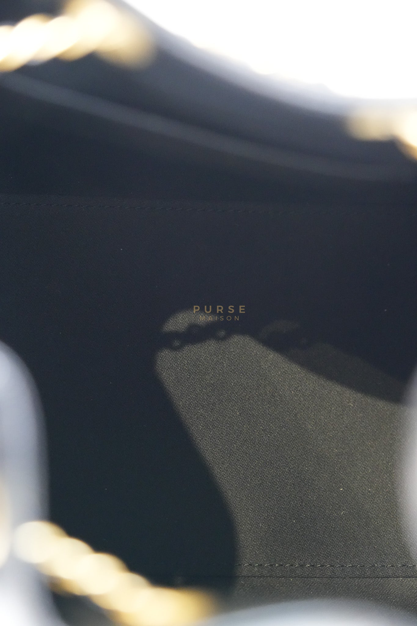25 Small in Black Caviar Leather and Aged Gold Hardwar (Microchip) | Purse Maison Luxury Bags Shop