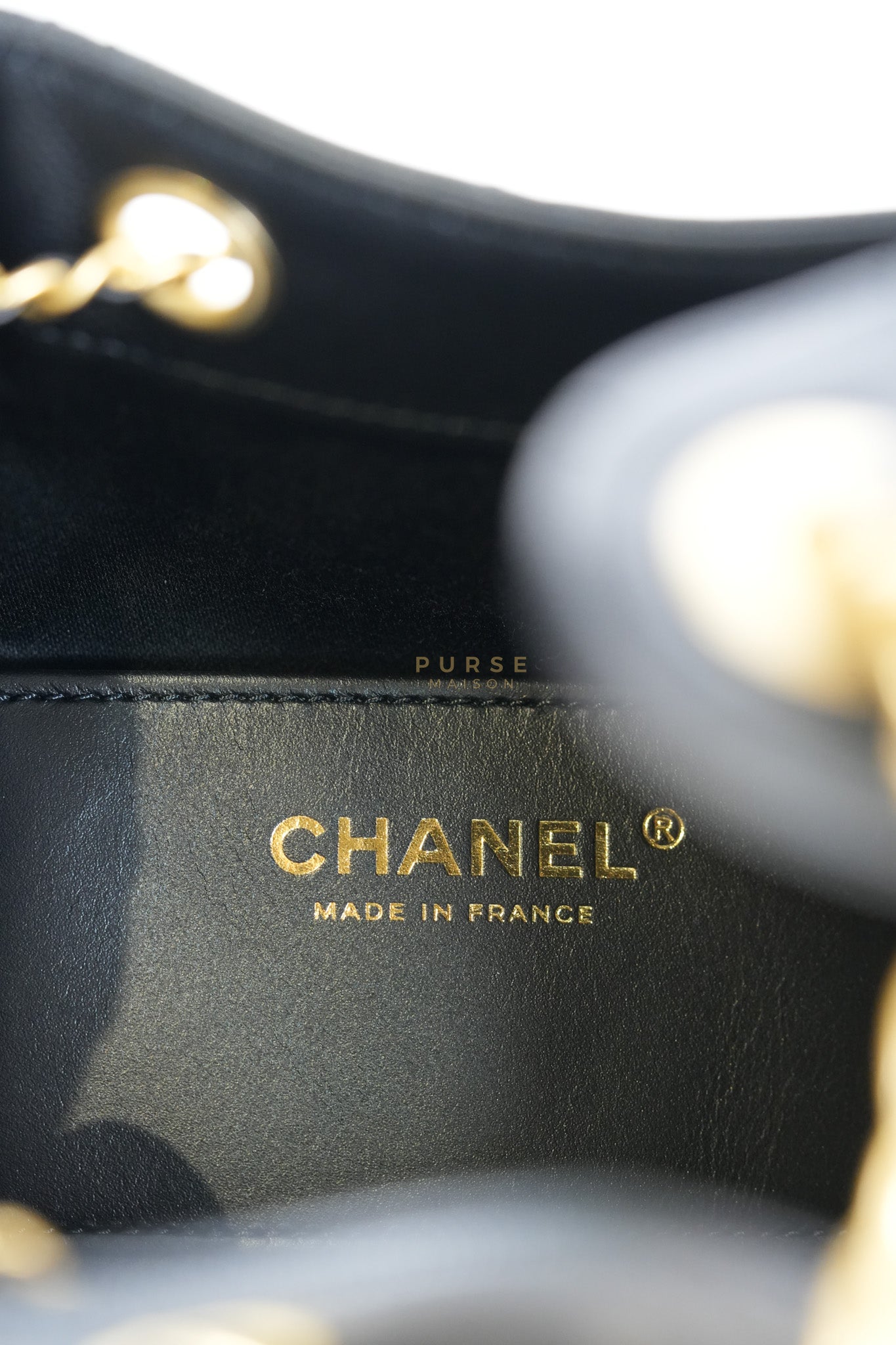 25 Small in Black Caviar Leather and Aged Gold Hardwar (Microchip) | Purse Maison Luxury Bags Shop