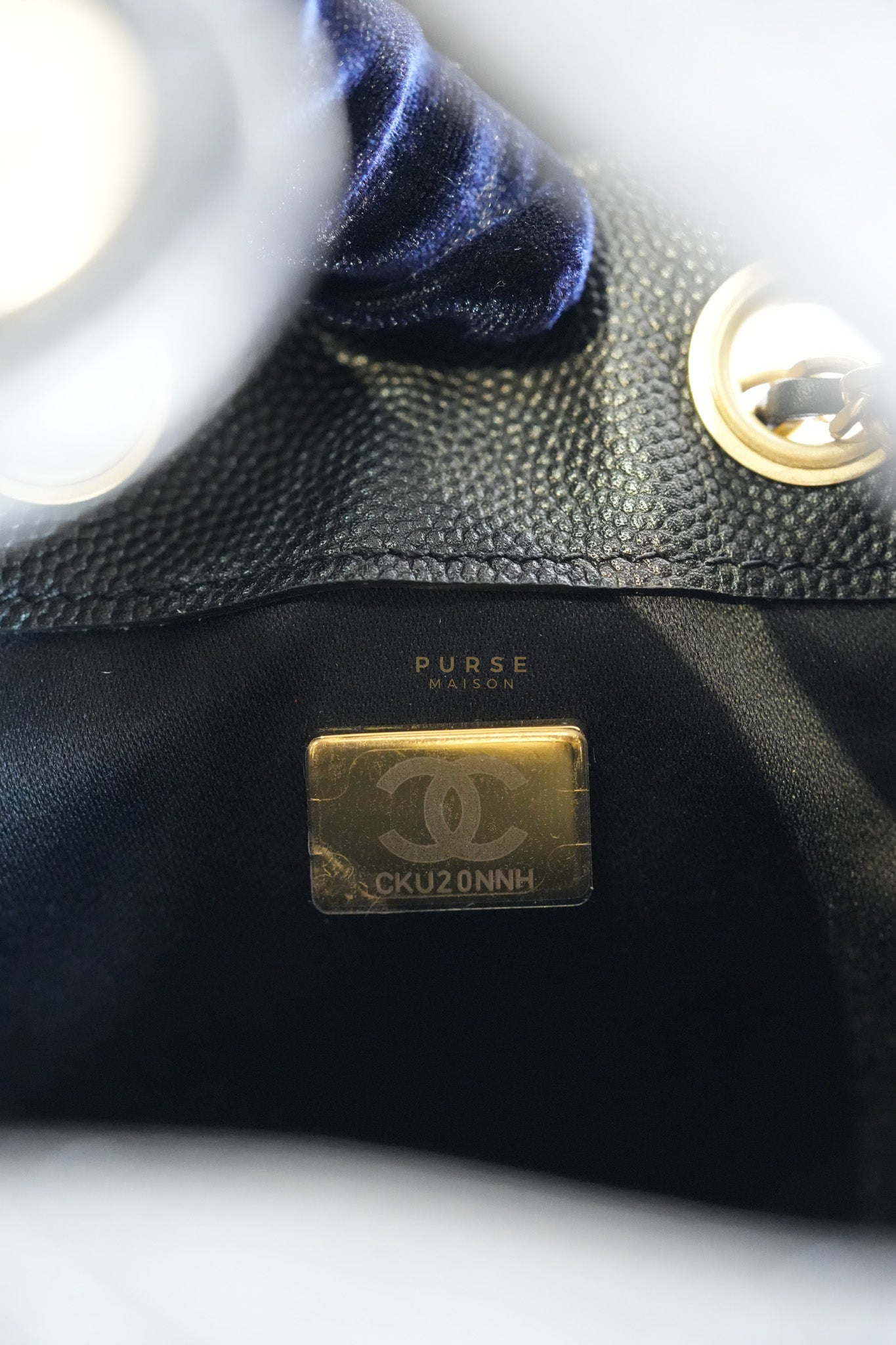 25 Small in Black Caviar Leather and Aged Gold Hardwar (Microchip) | Purse Maison Luxury Bags Shop