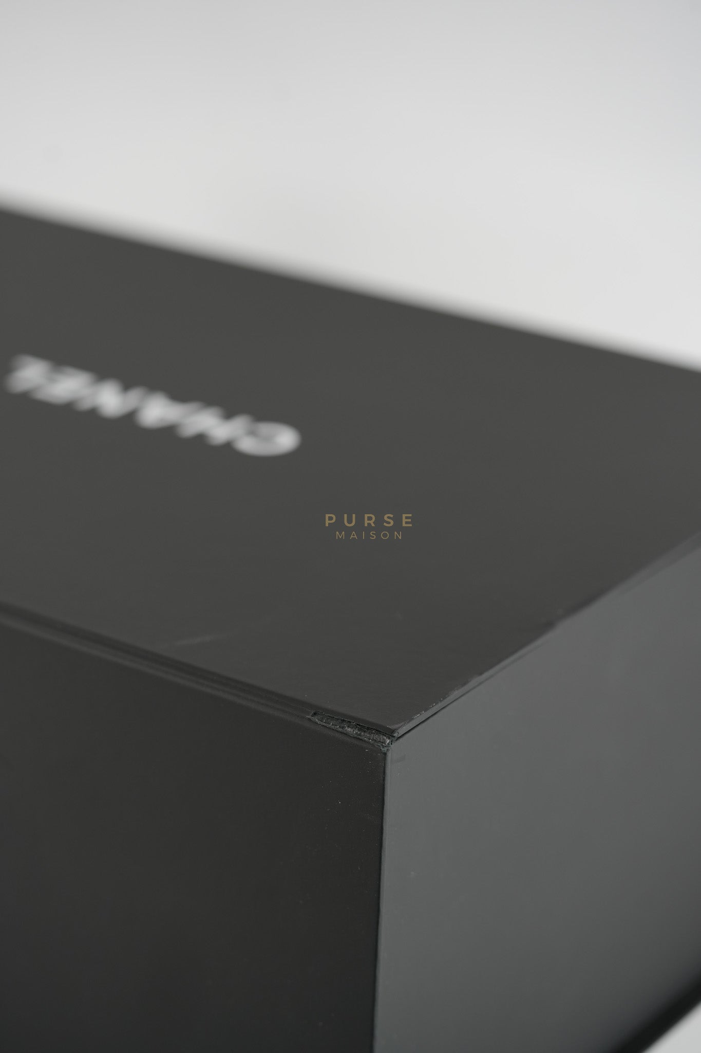 25 Small in Black Caviar Leather and Aged Gold Hardwar (Microchip) | Purse Maison Luxury Bags Shop
