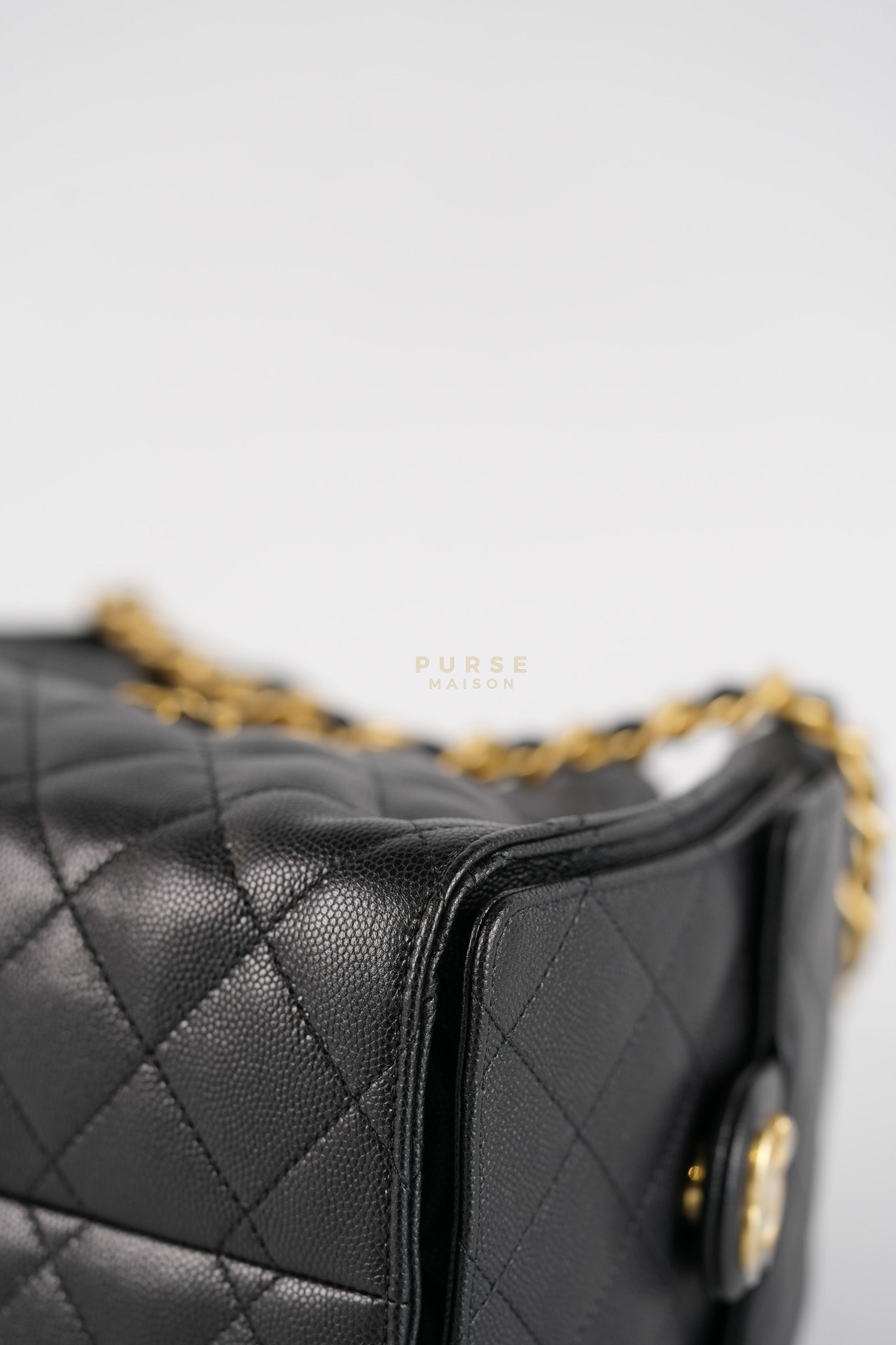 25 Small in Black Caviar Leather and Aged Gold Hardwar (Microchip) | Purse Maison Luxury Bags Shop