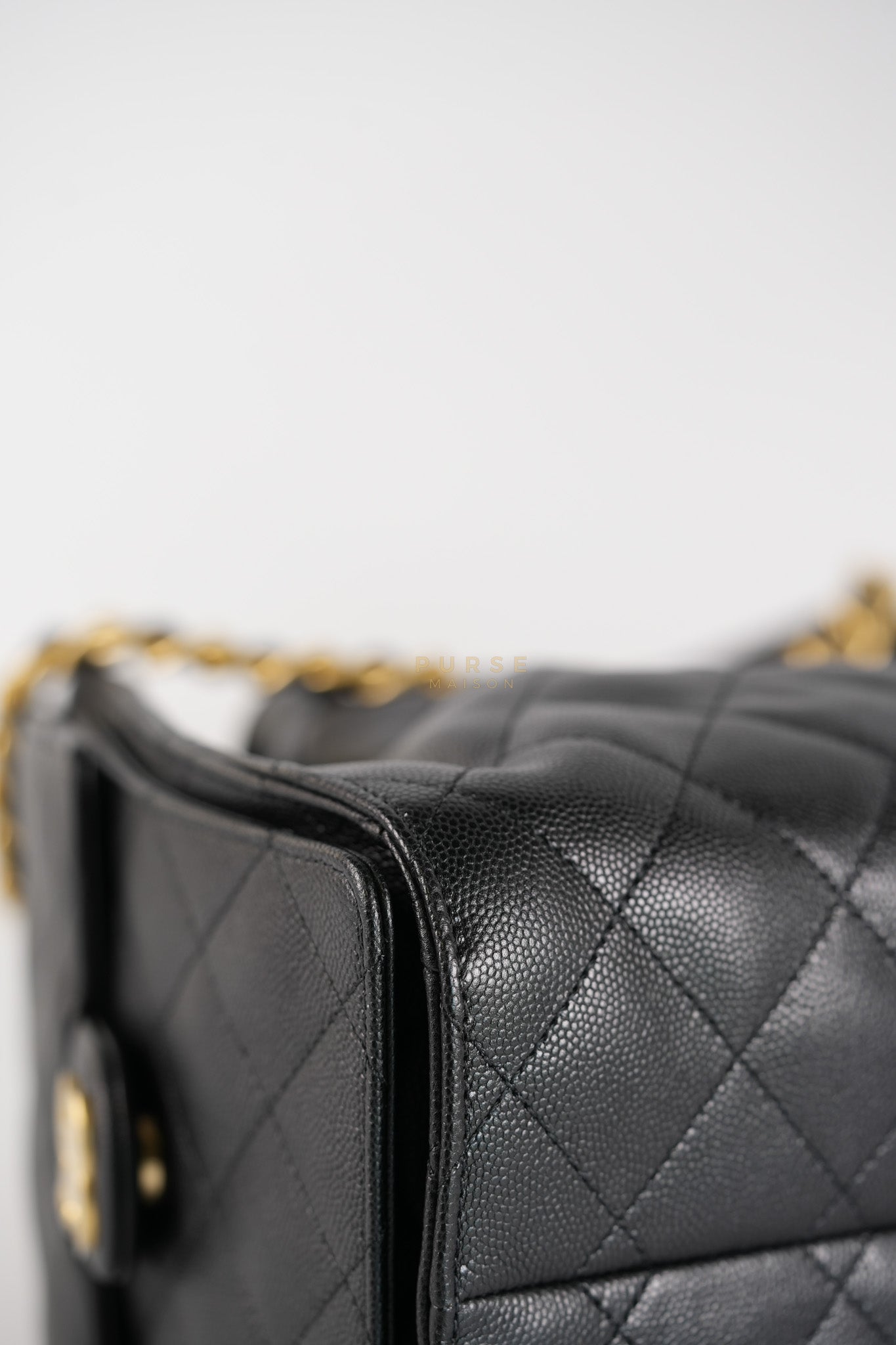 25 Small in Black Caviar Leather and Aged Gold Hardwar (Microchip) | Purse Maison Luxury Bags Shop
