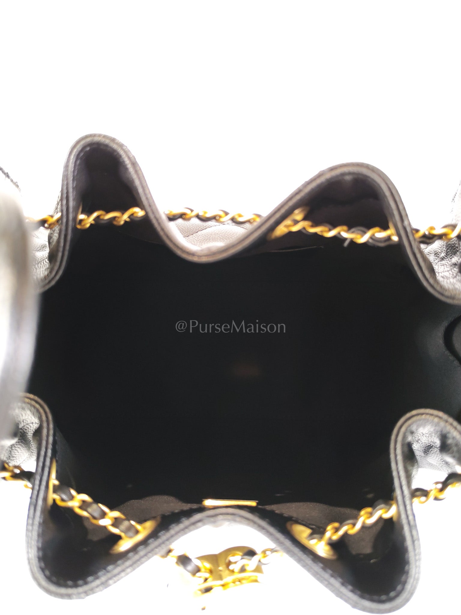 25 Small in Black Caviar Leather and Aged Gold Hardware (Microchip) | Purse Maison Luxury Bags Shop